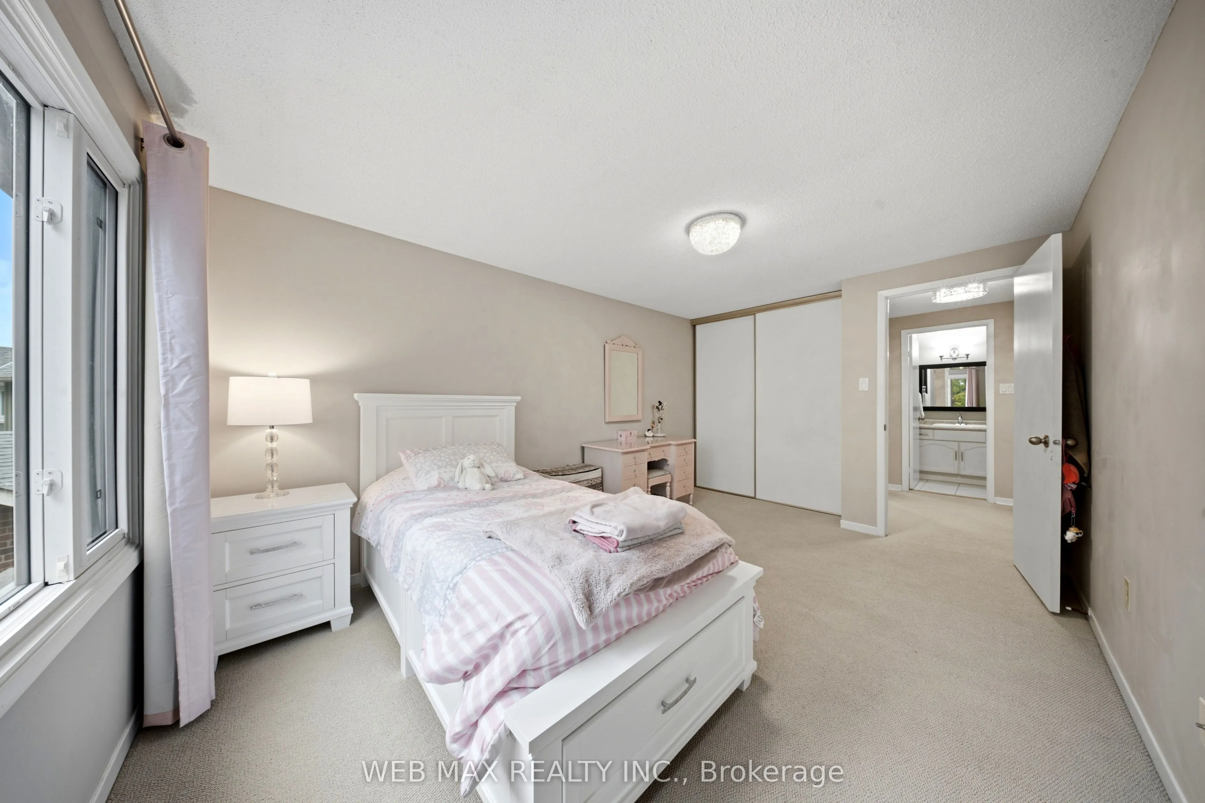 1108 Edgehill Place