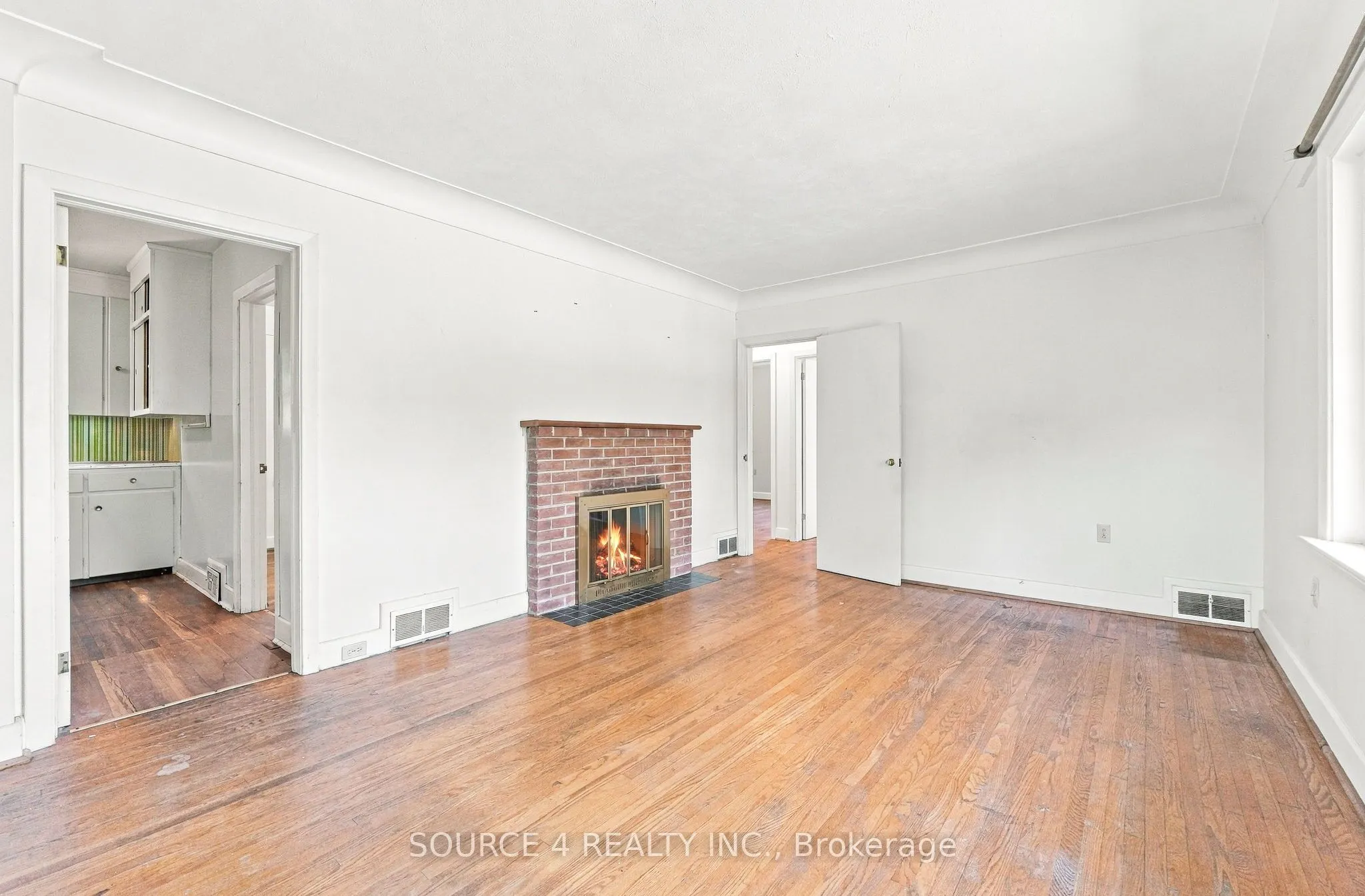 392 Fourth Line