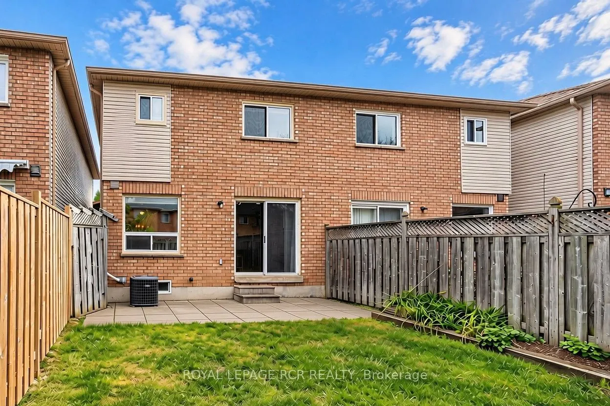105 Hanton Crescent