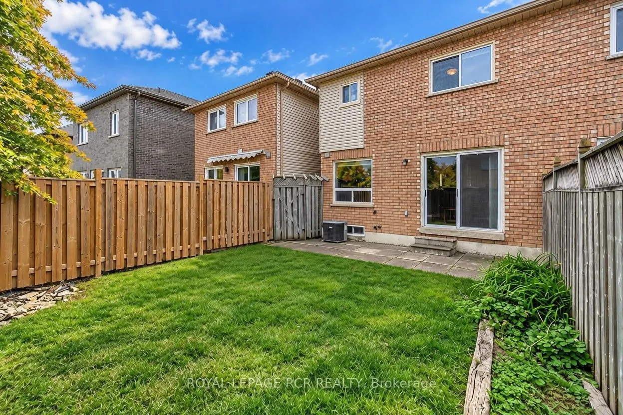 105 Hanton Crescent