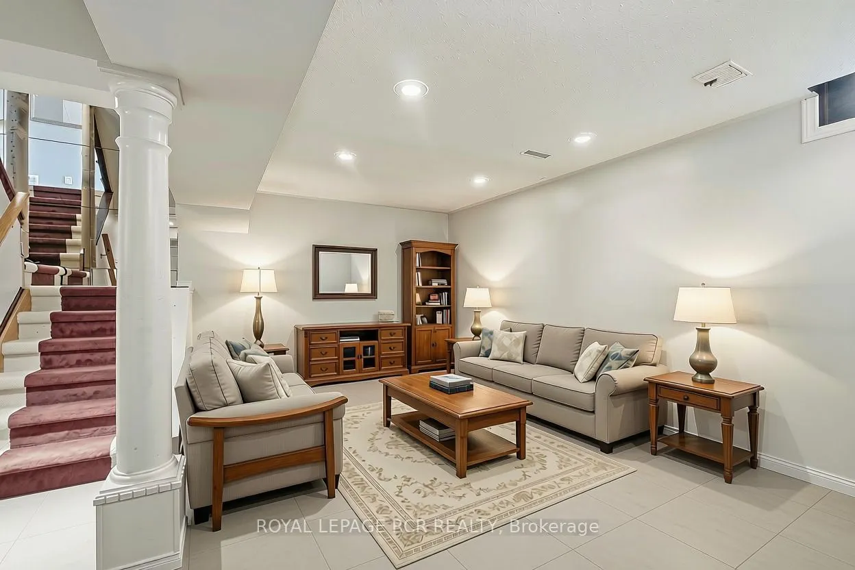 105 Hanton Crescent