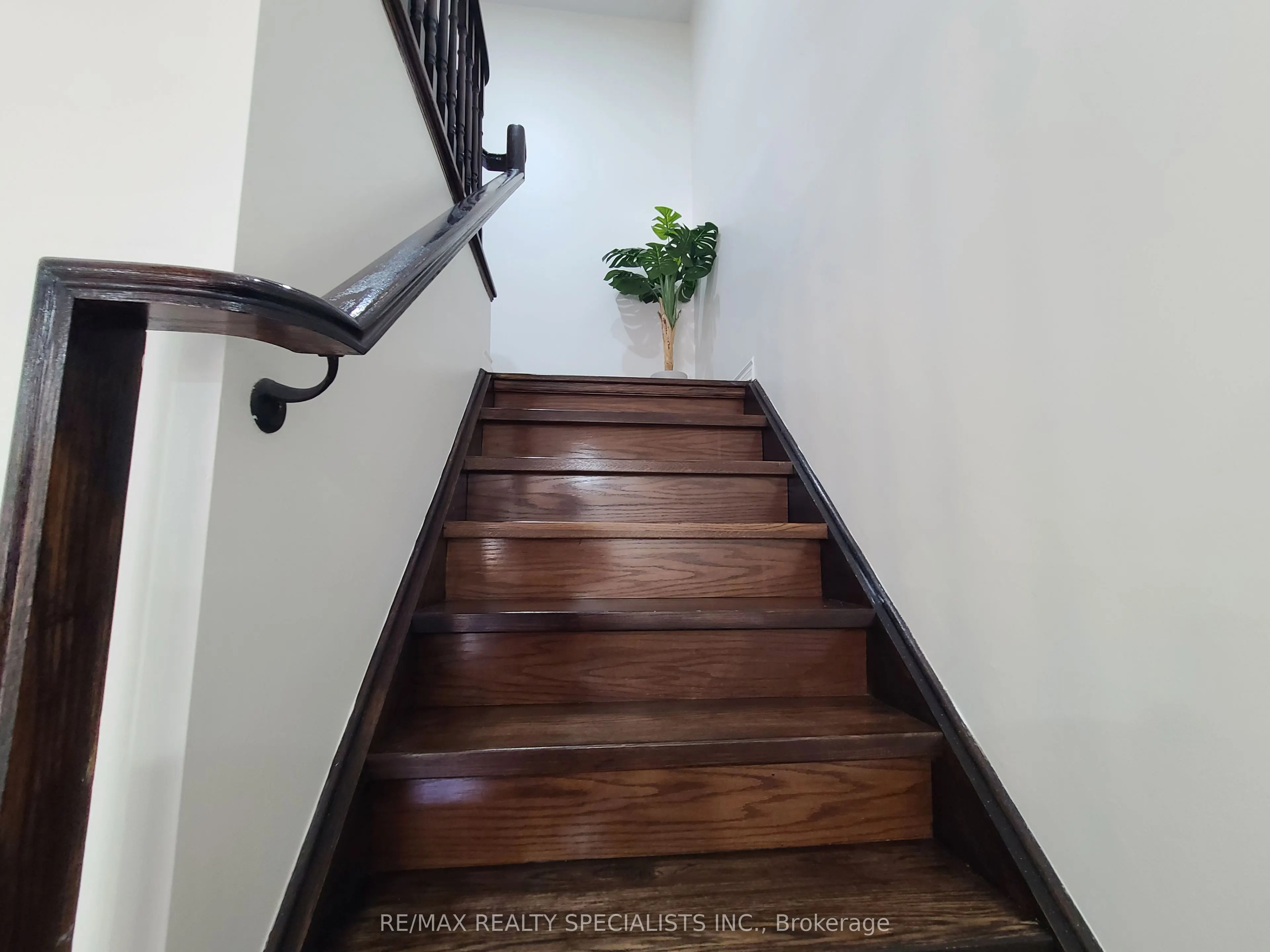 360 Hobbs Crescent