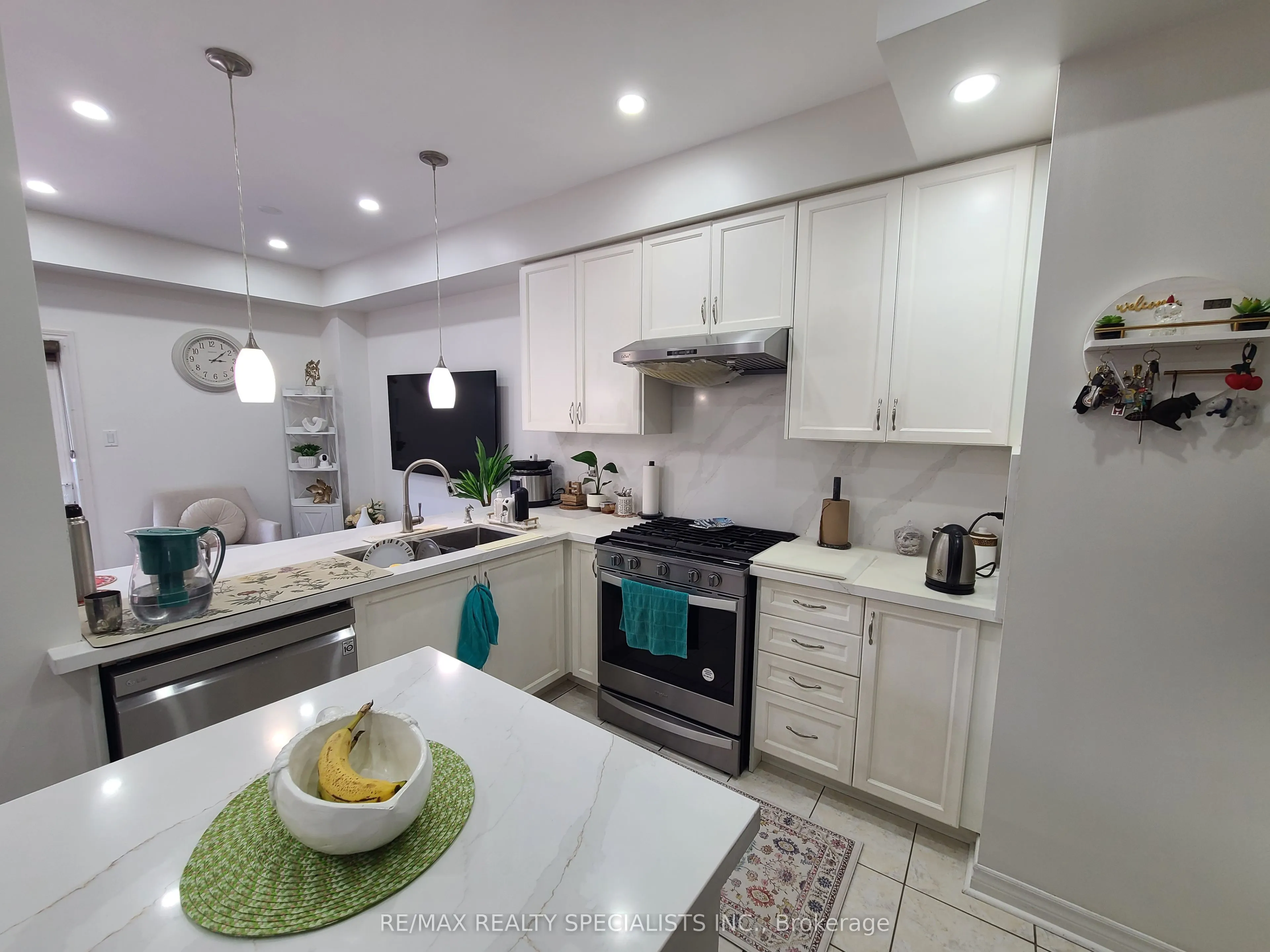 360 Hobbs Crescent