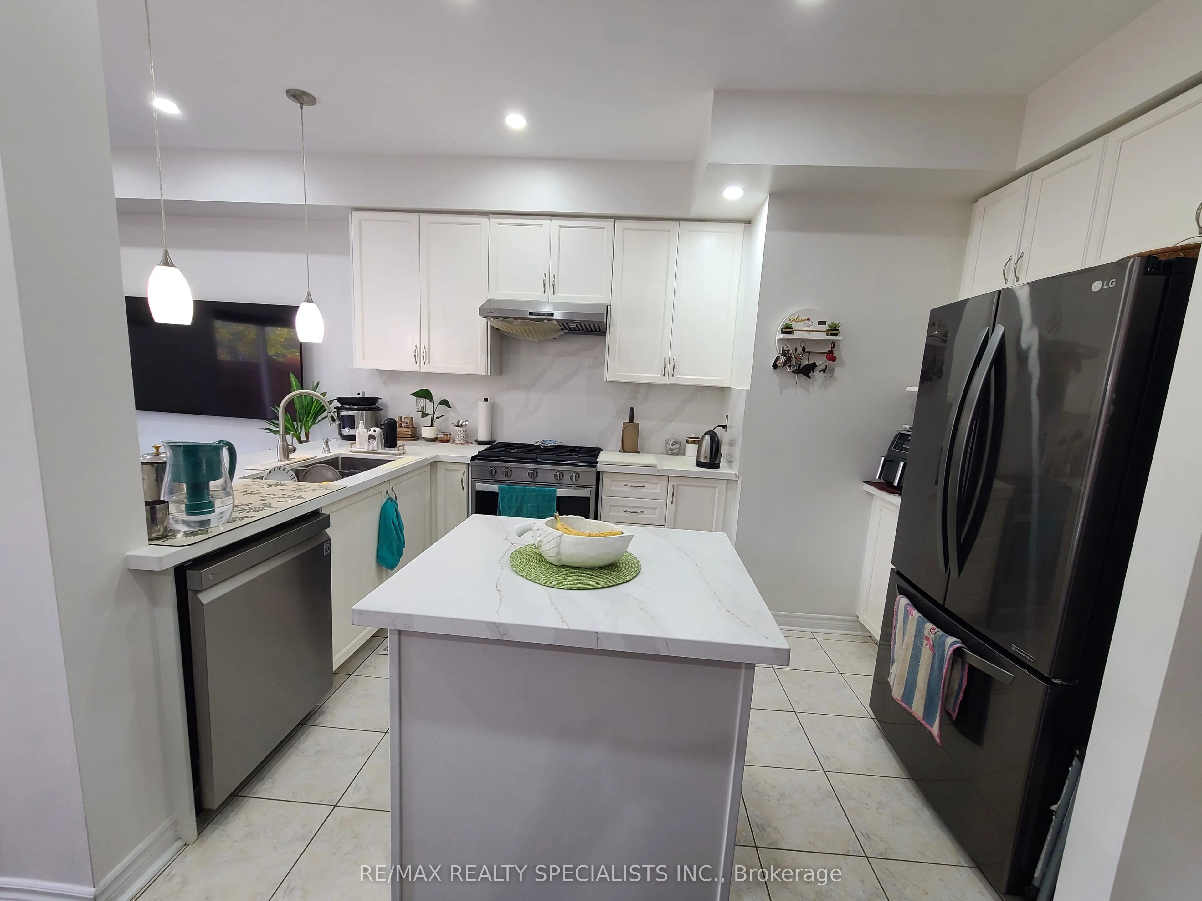 360 Hobbs Crescent