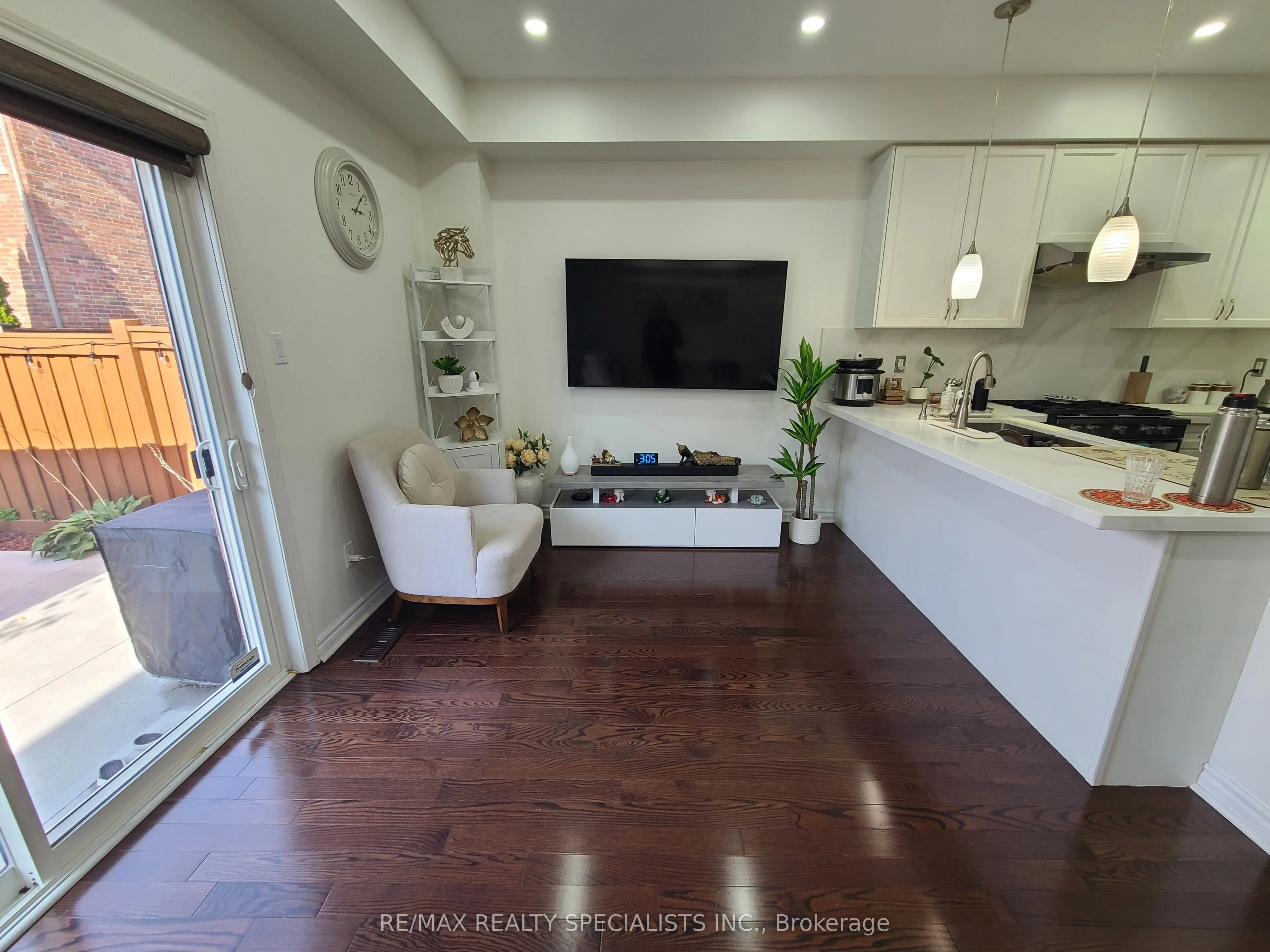 360 Hobbs Crescent