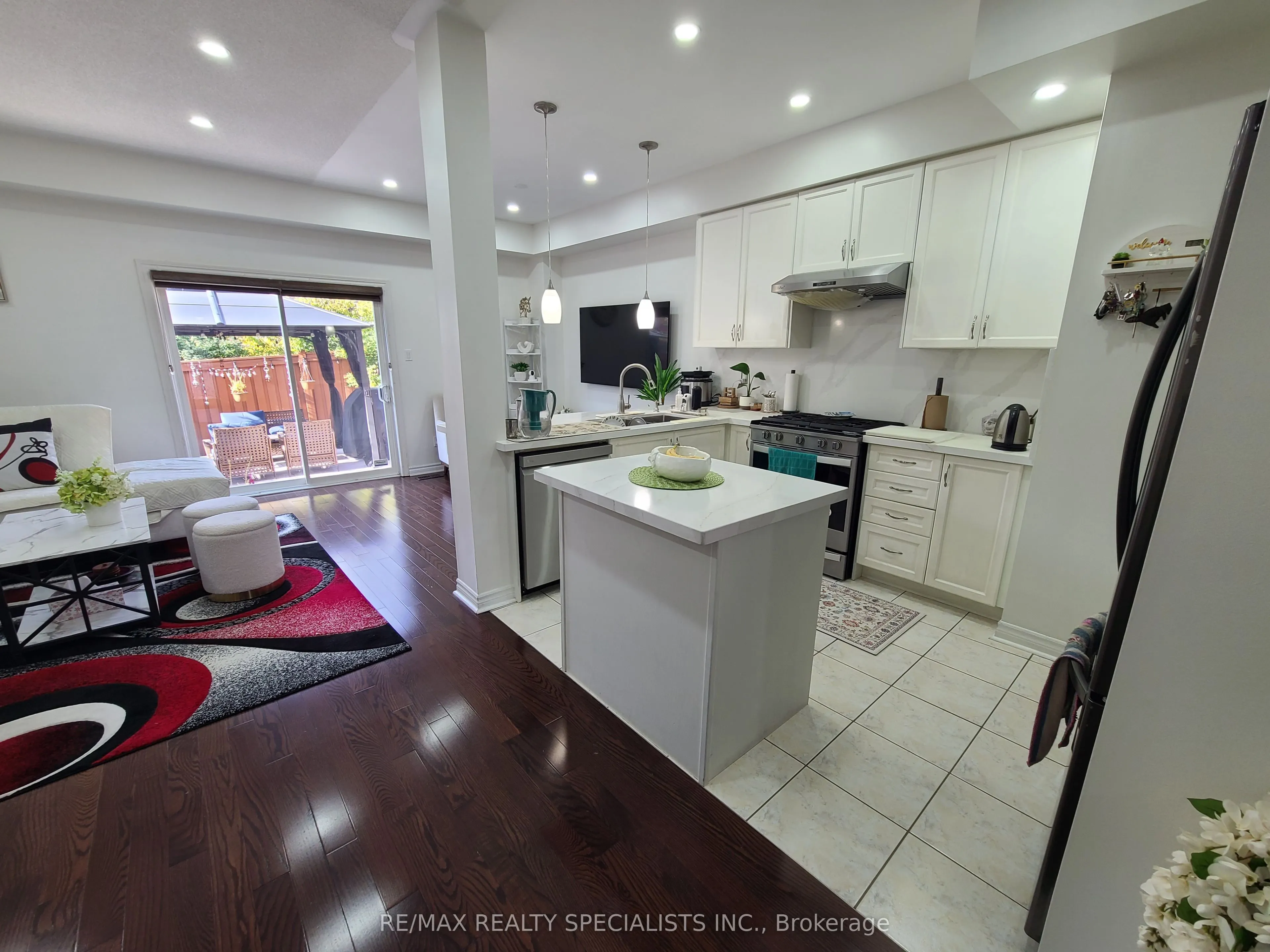 360 Hobbs Crescent