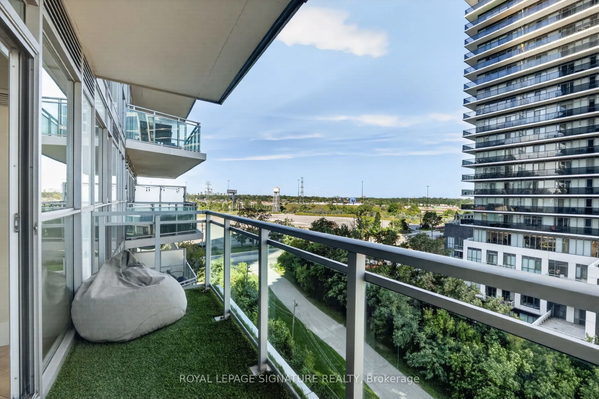 33 Shore Breeze Drive #706