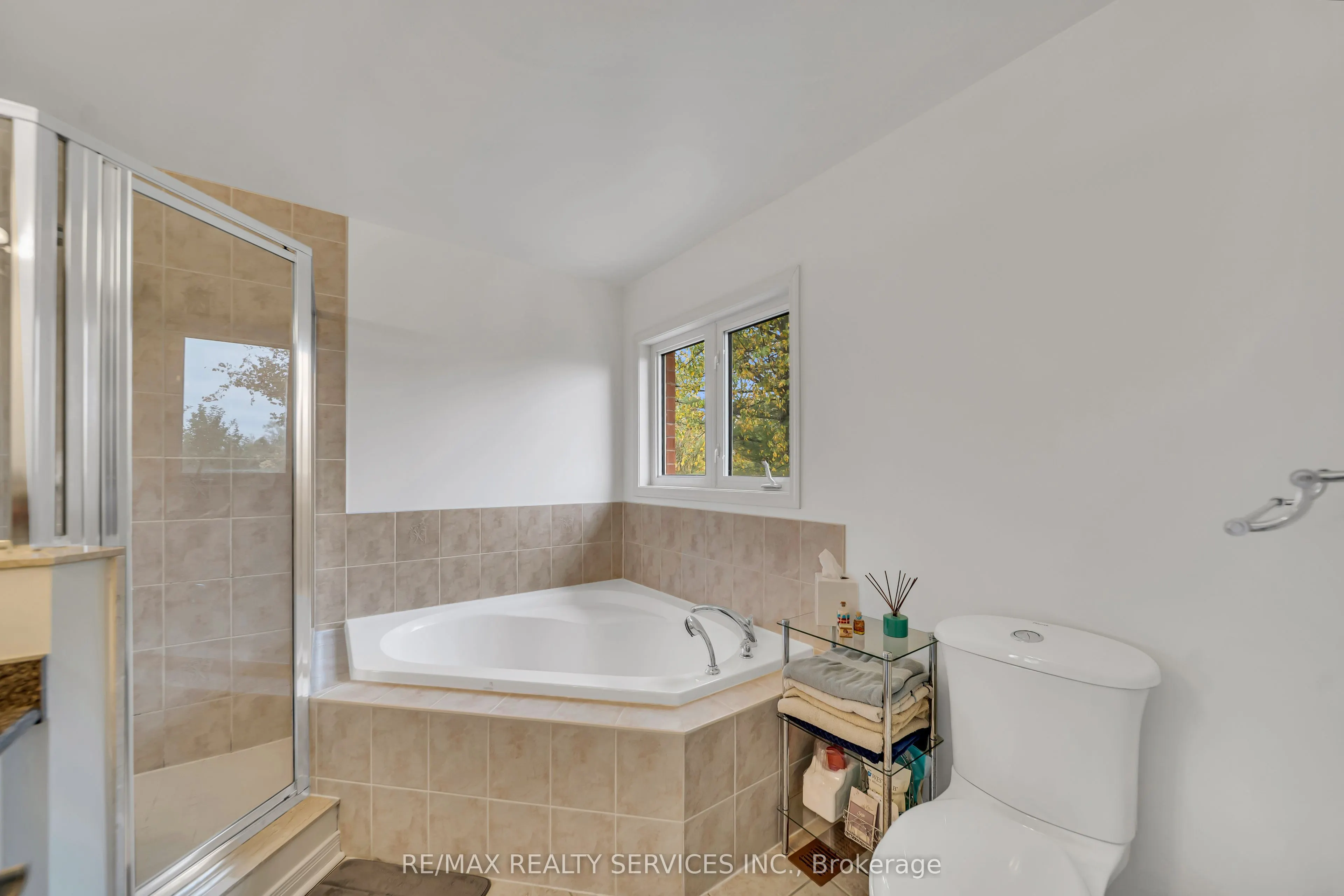 82 Dunvegan Crescent