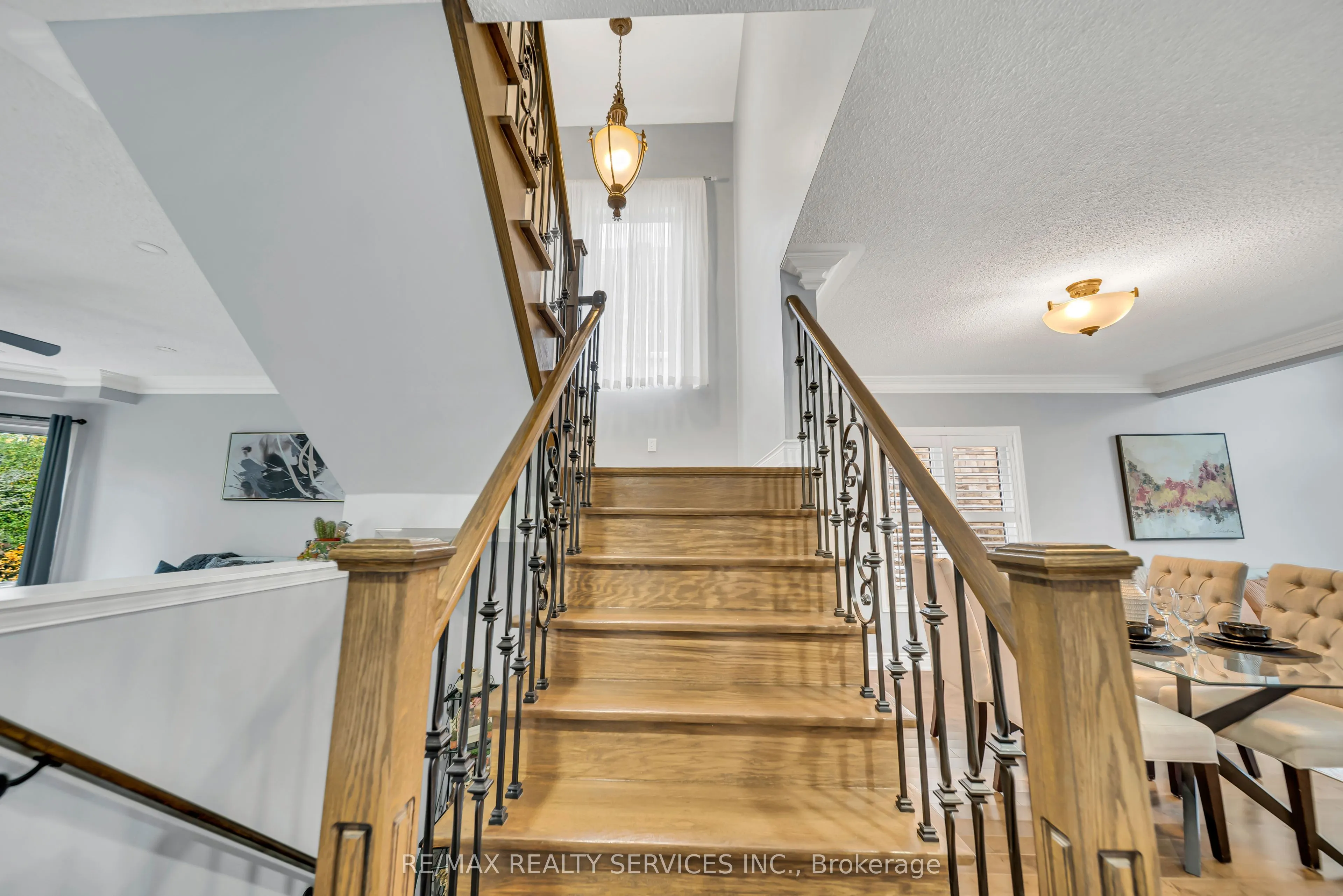 82 Dunvegan Crescent