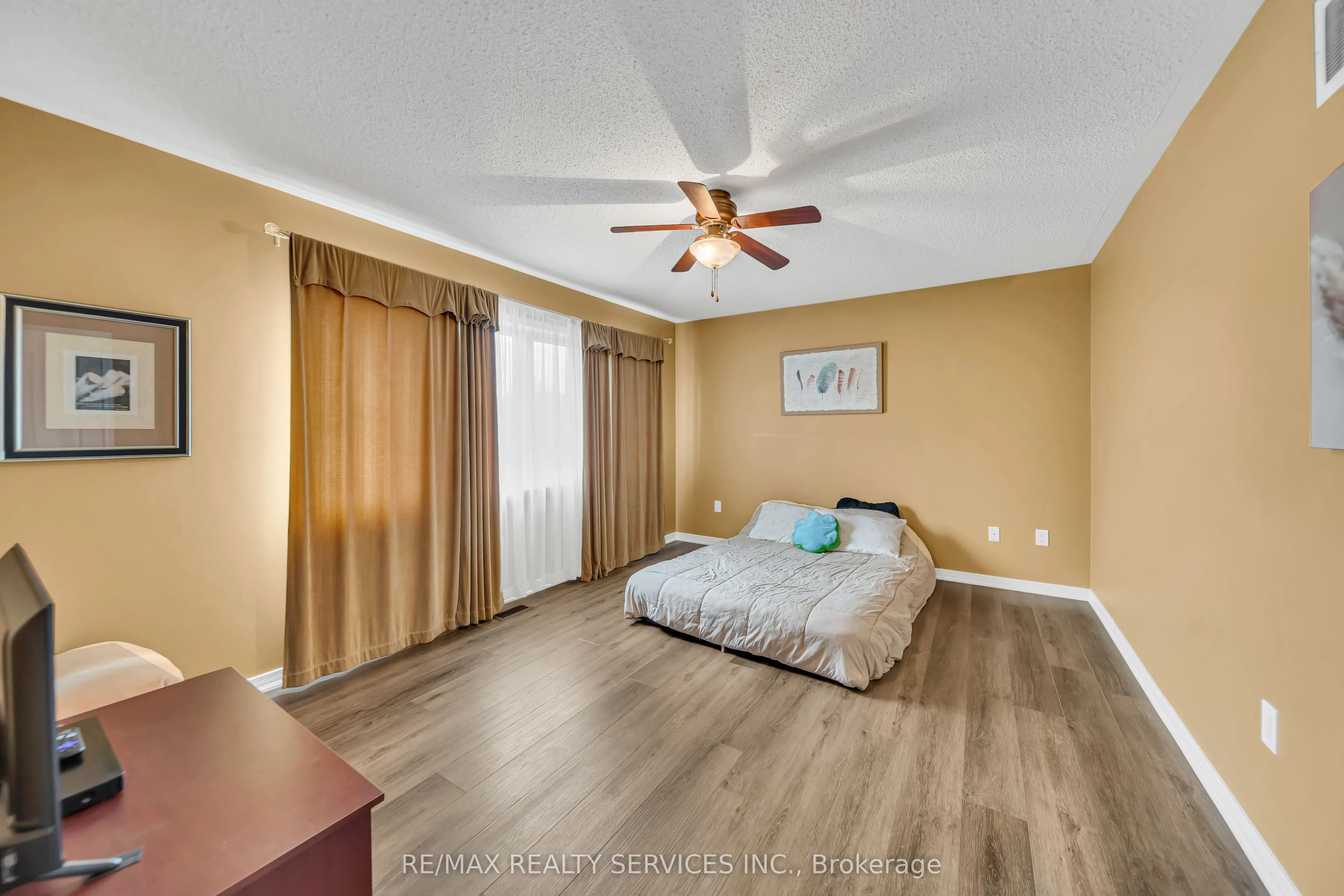 82 Dunvegan Crescent