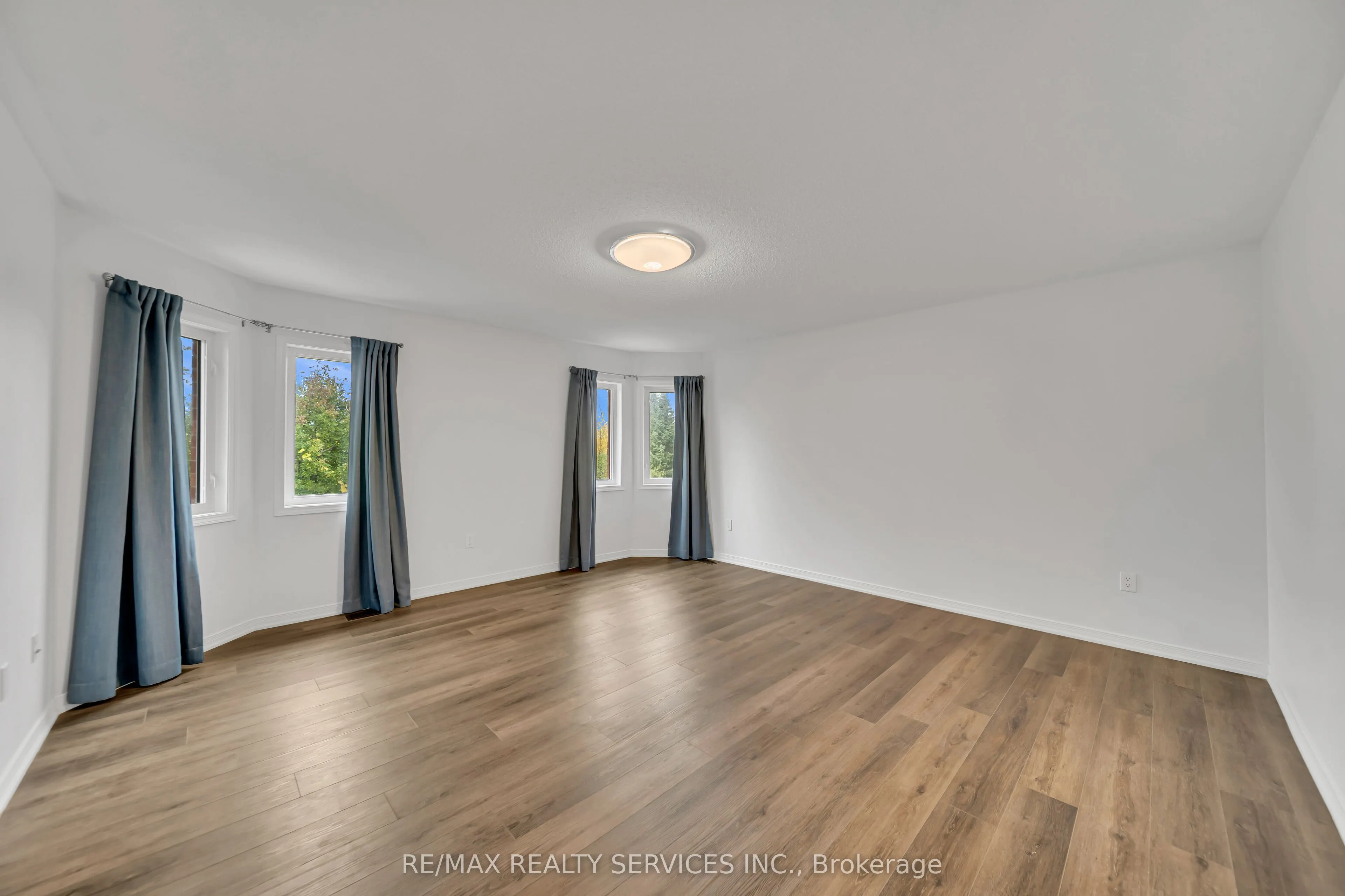 82 Dunvegan Crescent