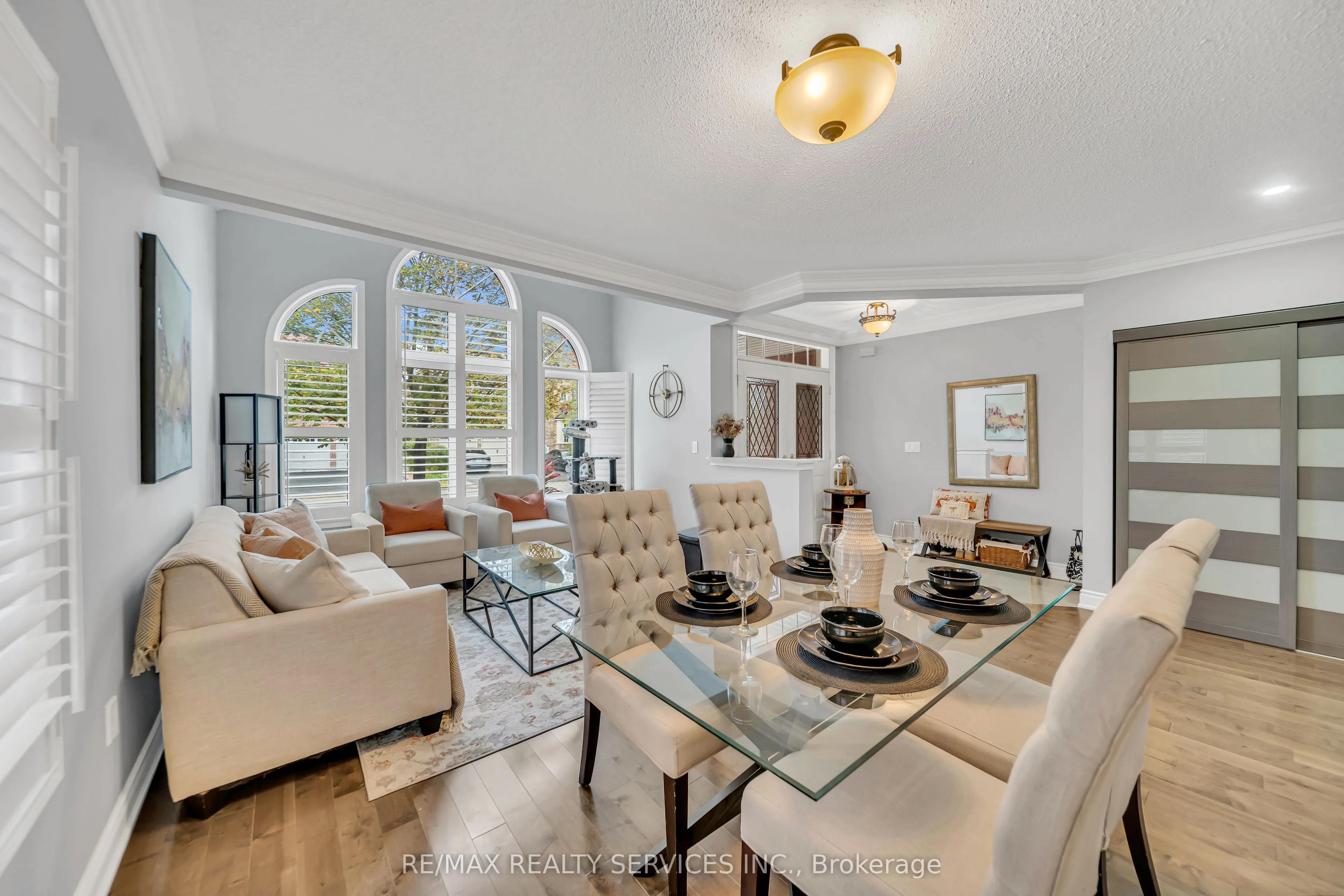 82 Dunvegan Crescent