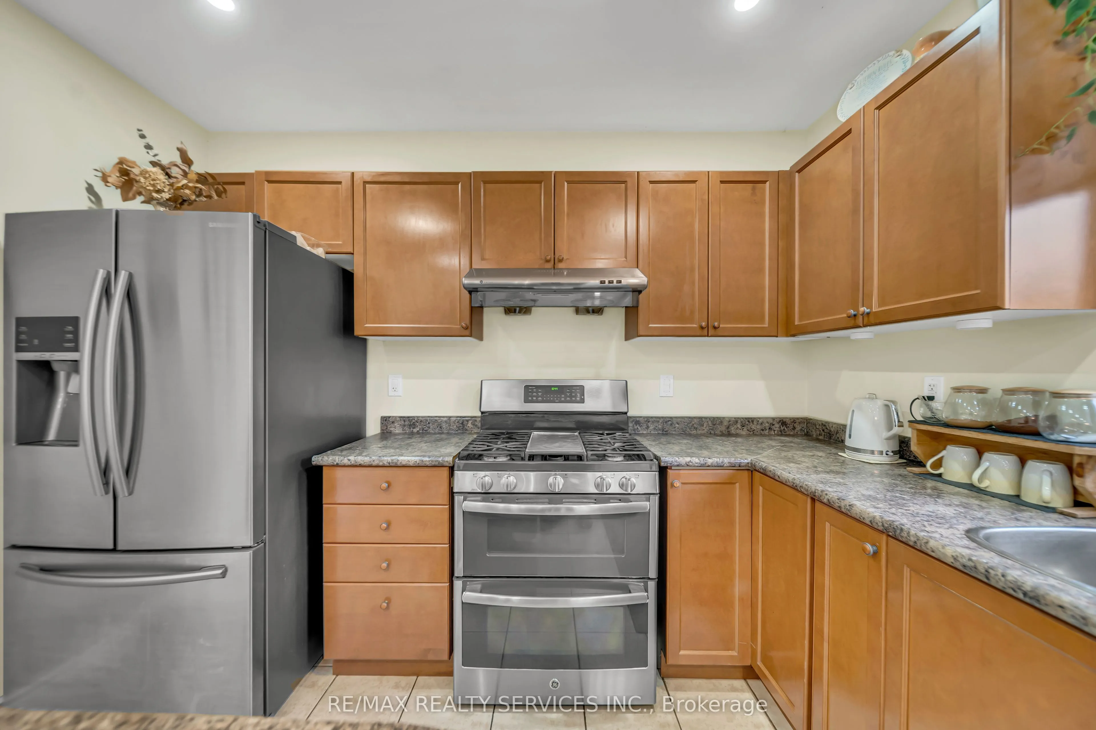 82 Dunvegan Crescent