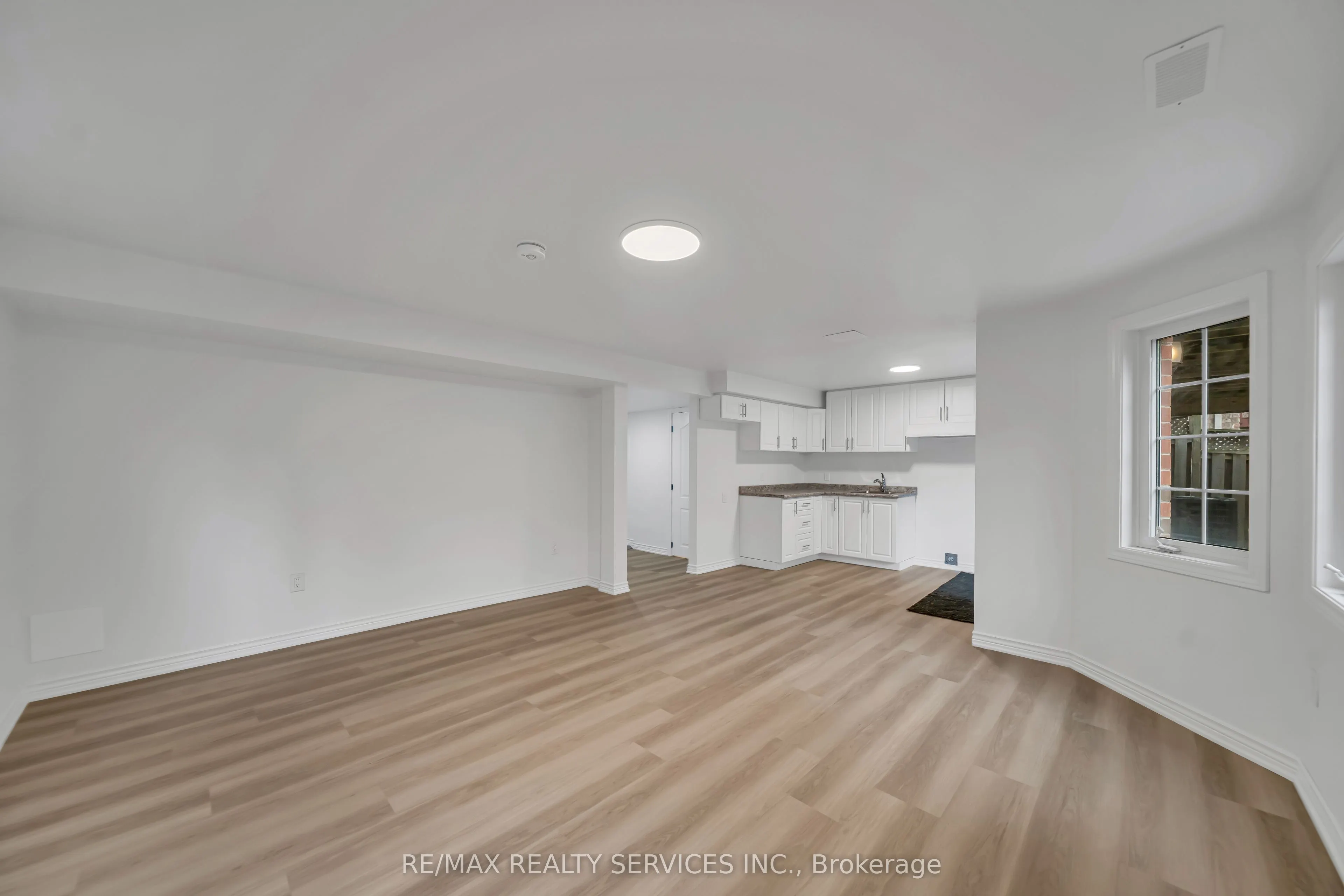 82 Dunvegan Crescent