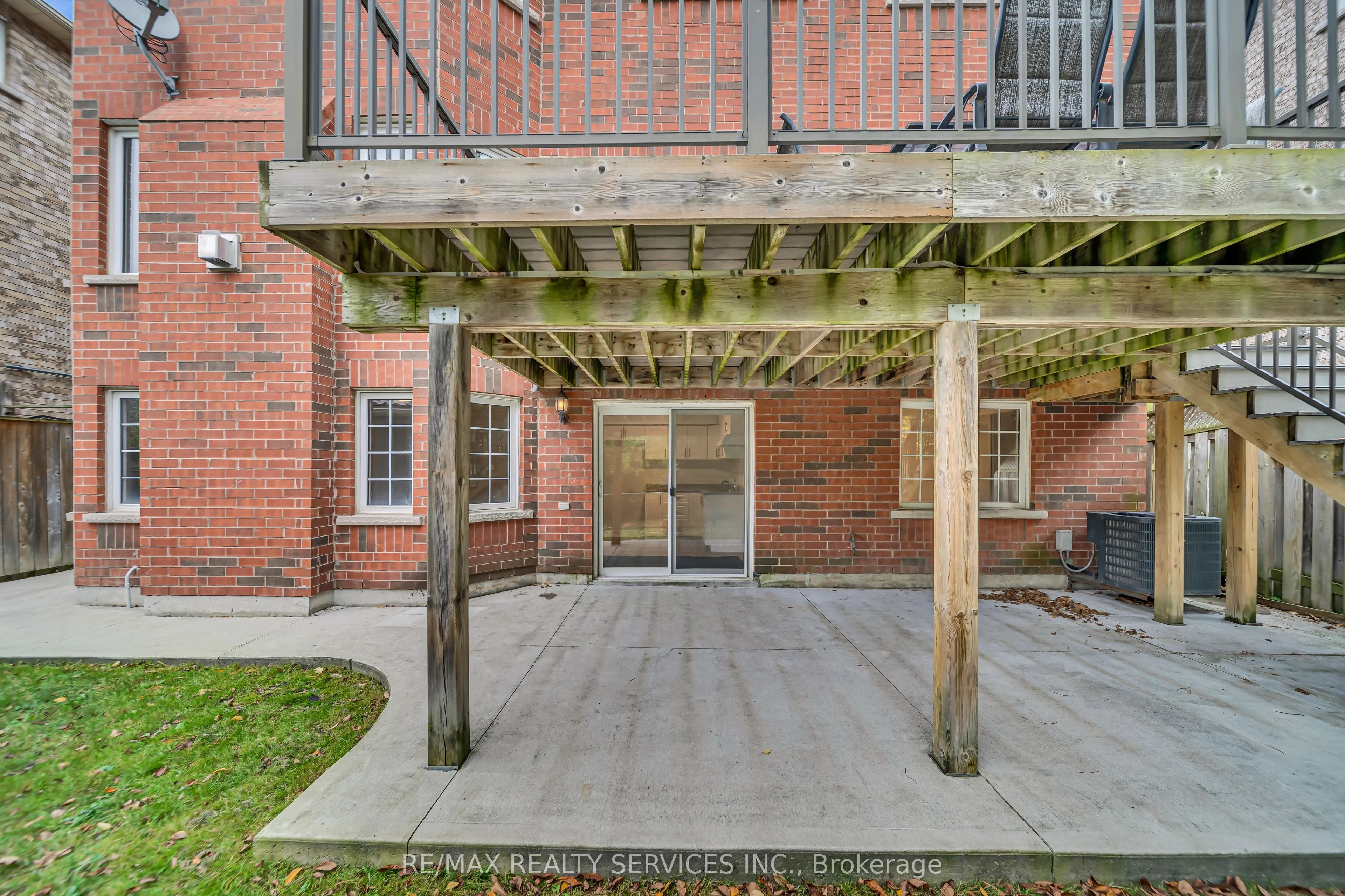 82 Dunvegan Crescent