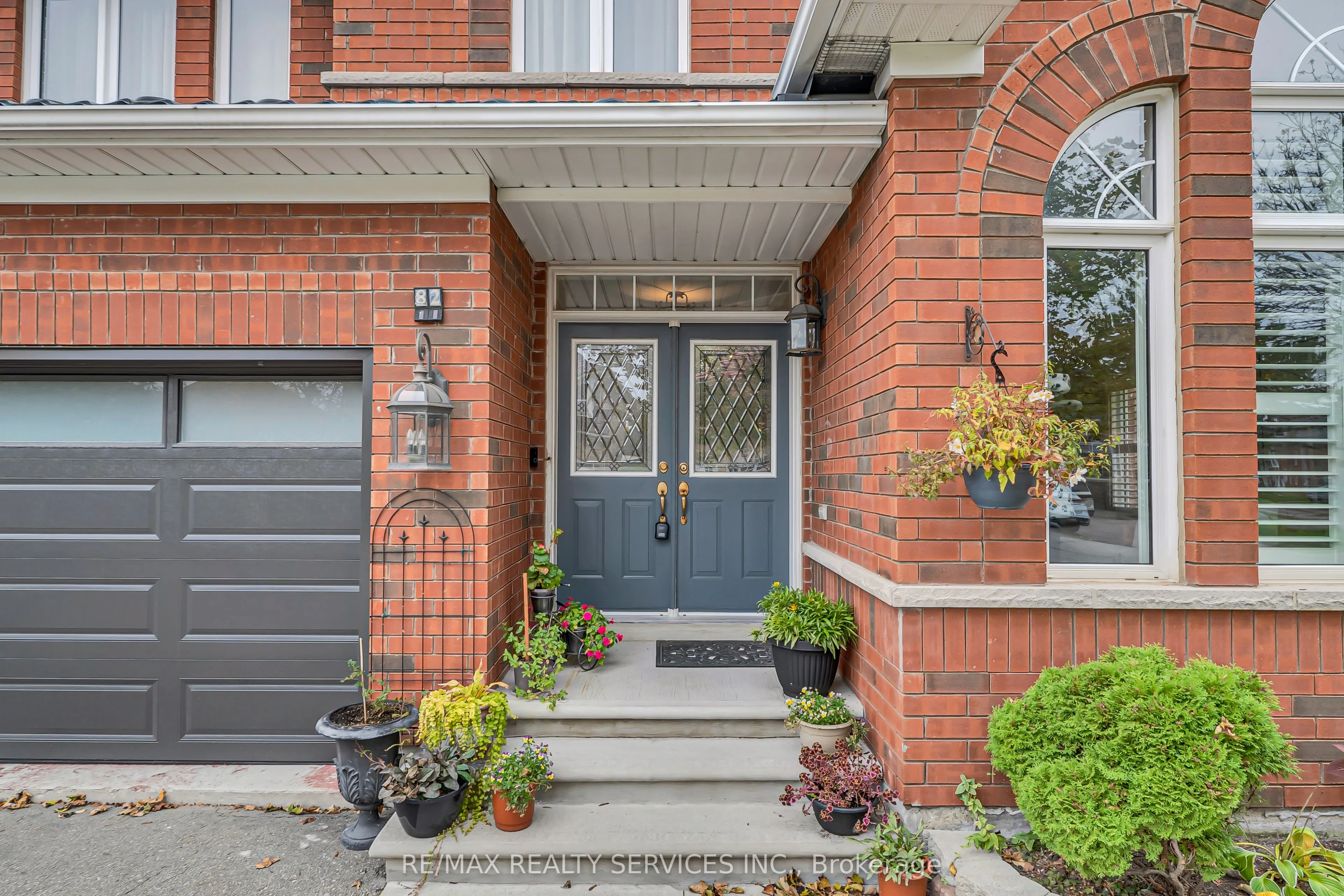 82 Dunvegan Crescent