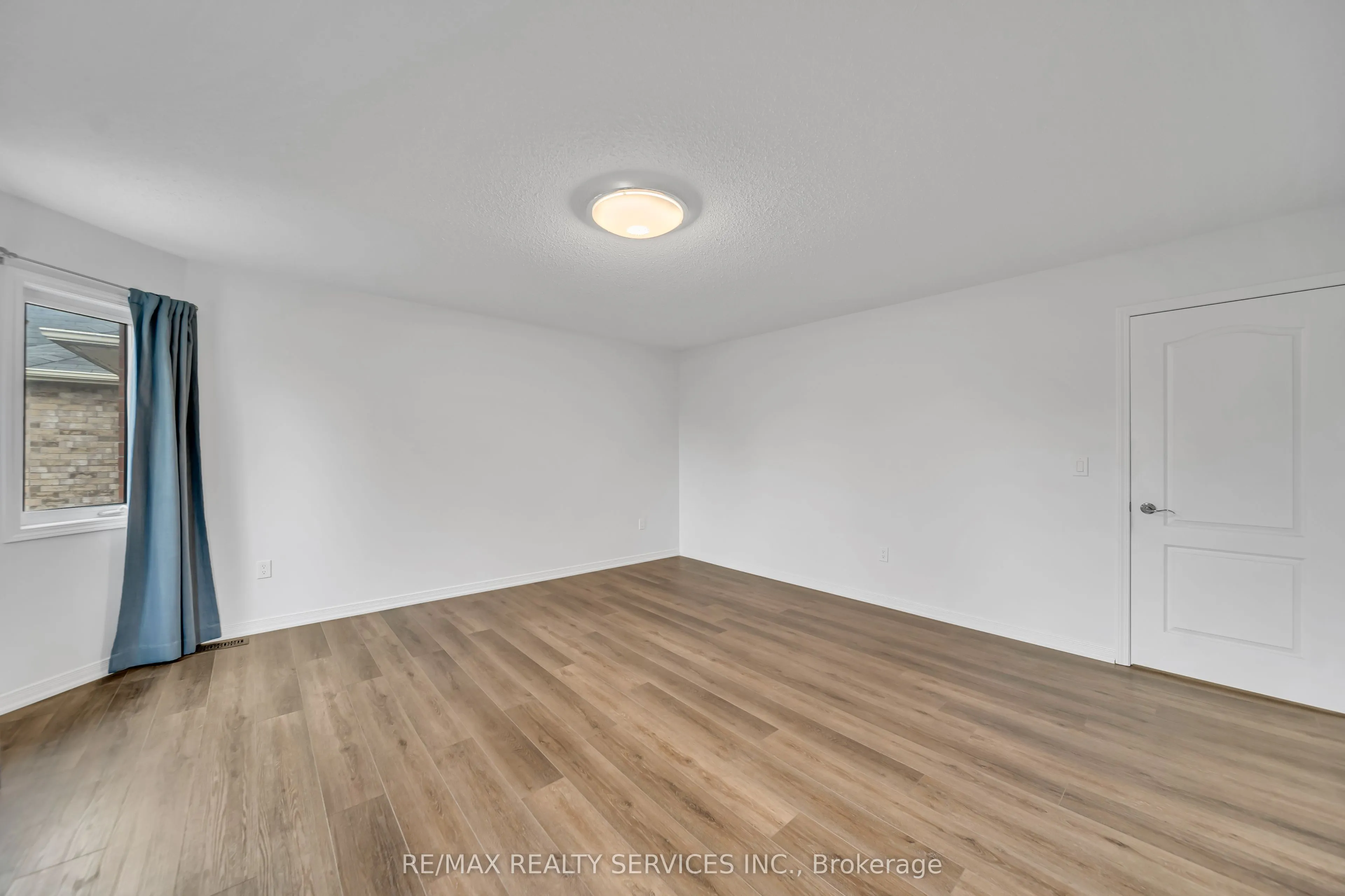 82 Dunvegan Crescent