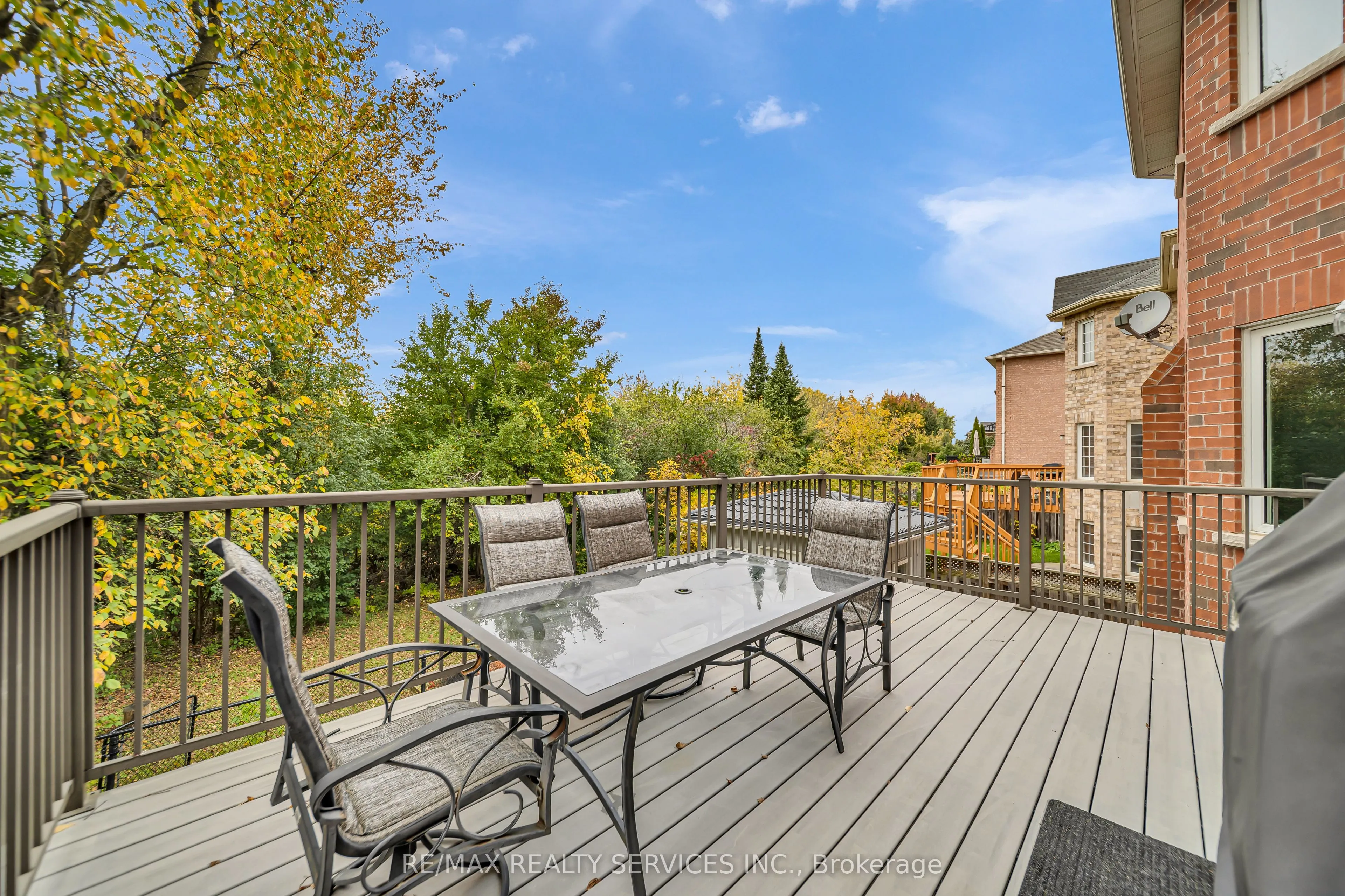 82 Dunvegan Crescent