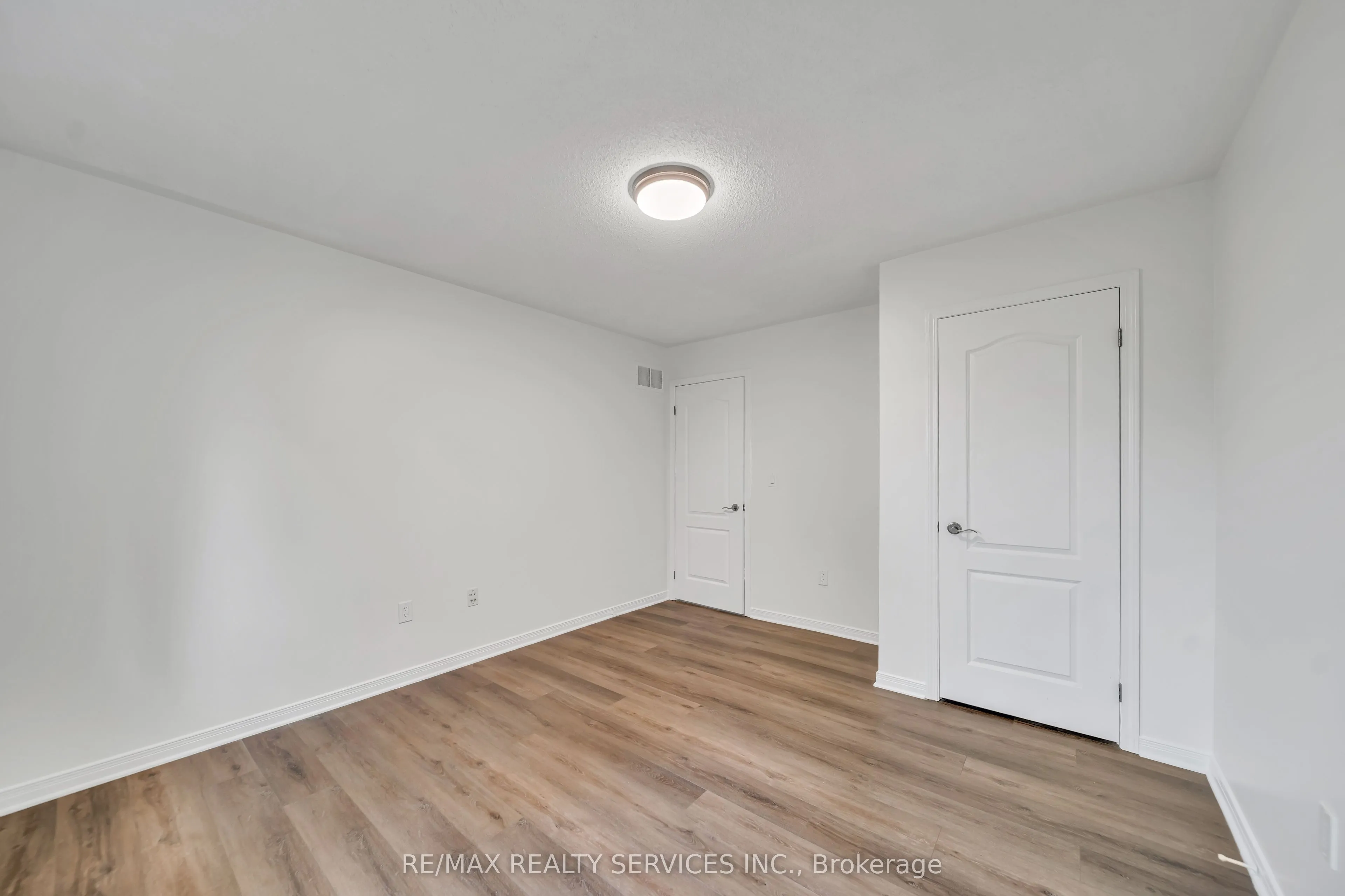 82 Dunvegan Crescent