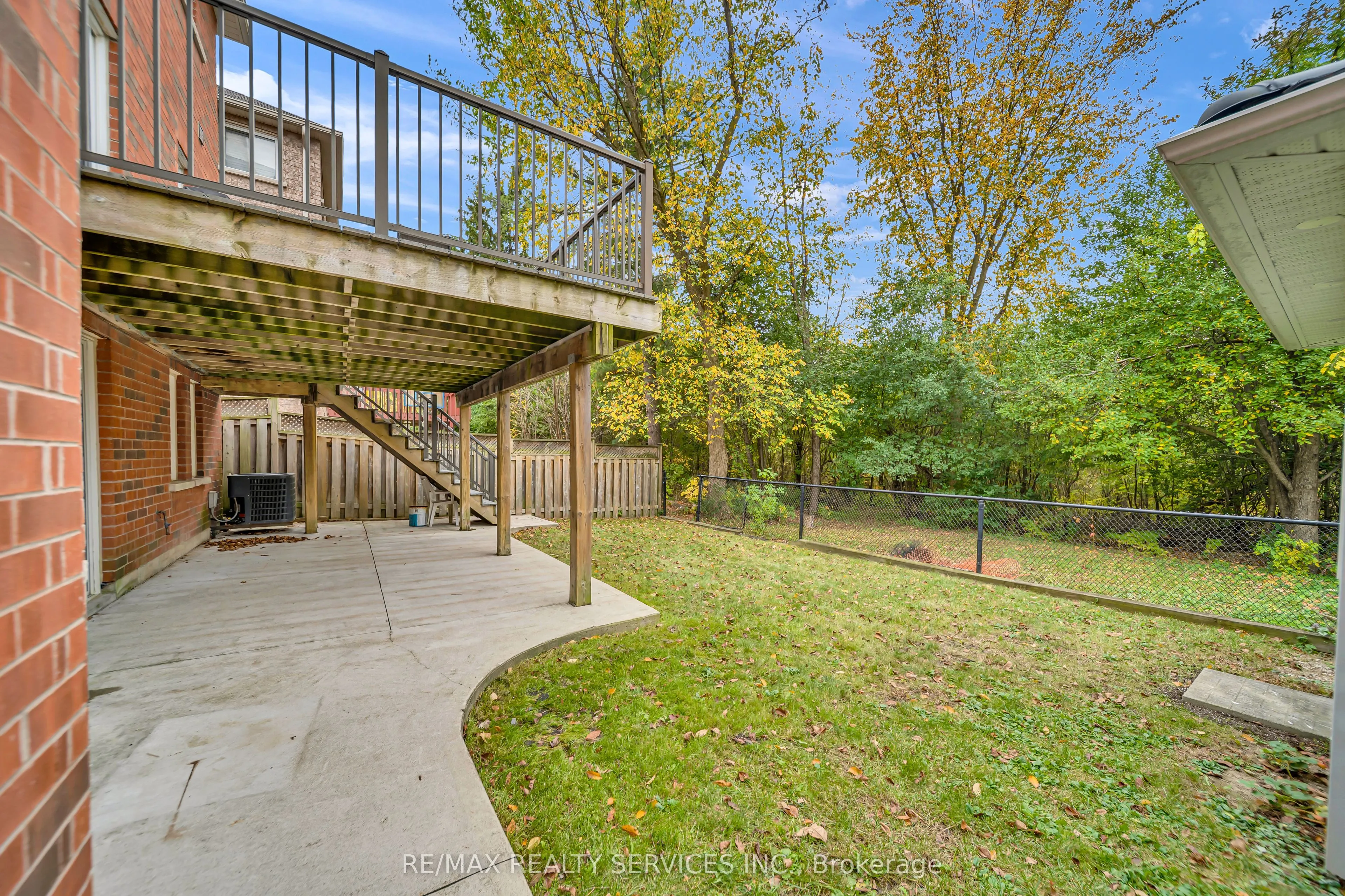 82 Dunvegan Crescent