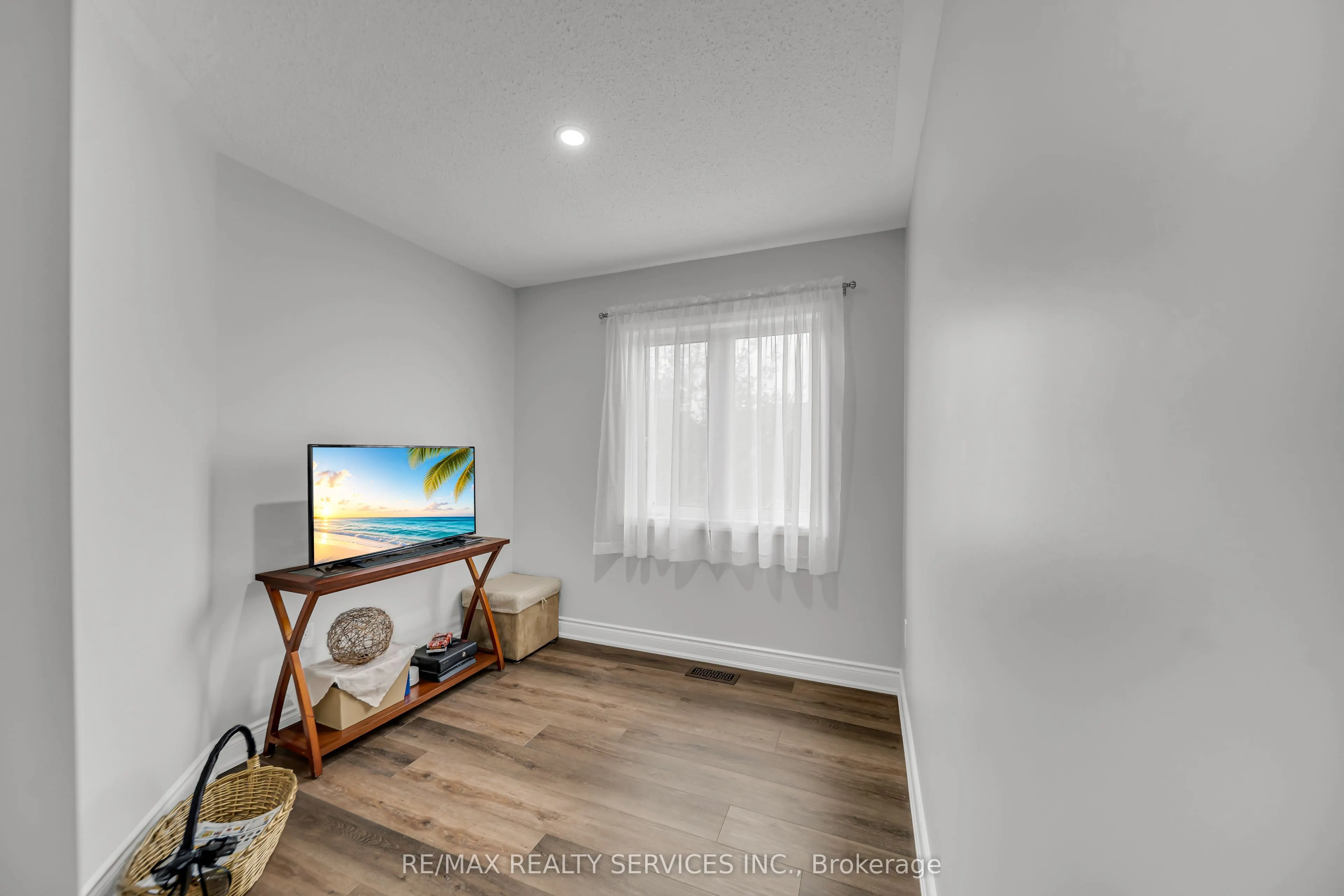 82 Dunvegan Crescent