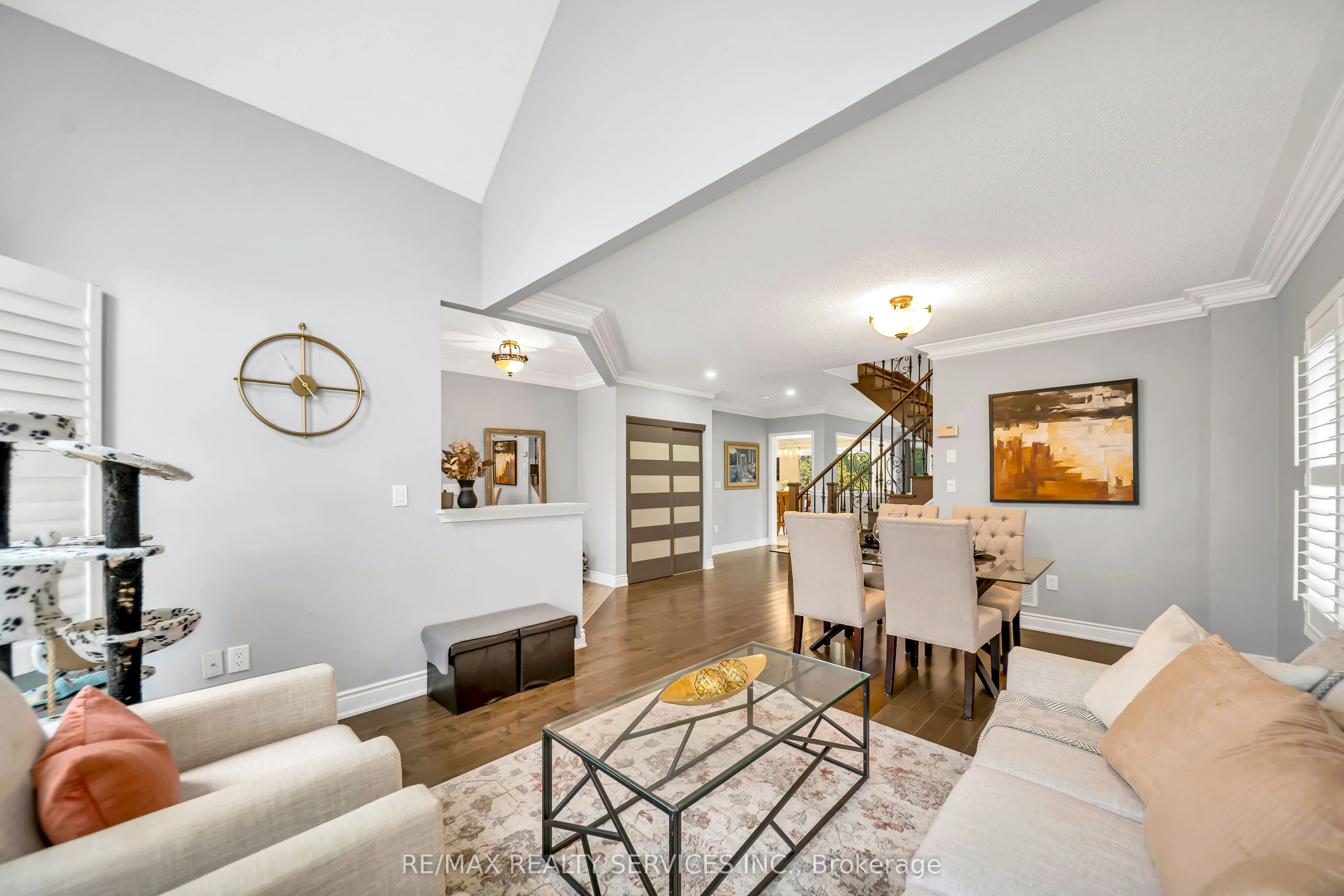 82 Dunvegan Crescent