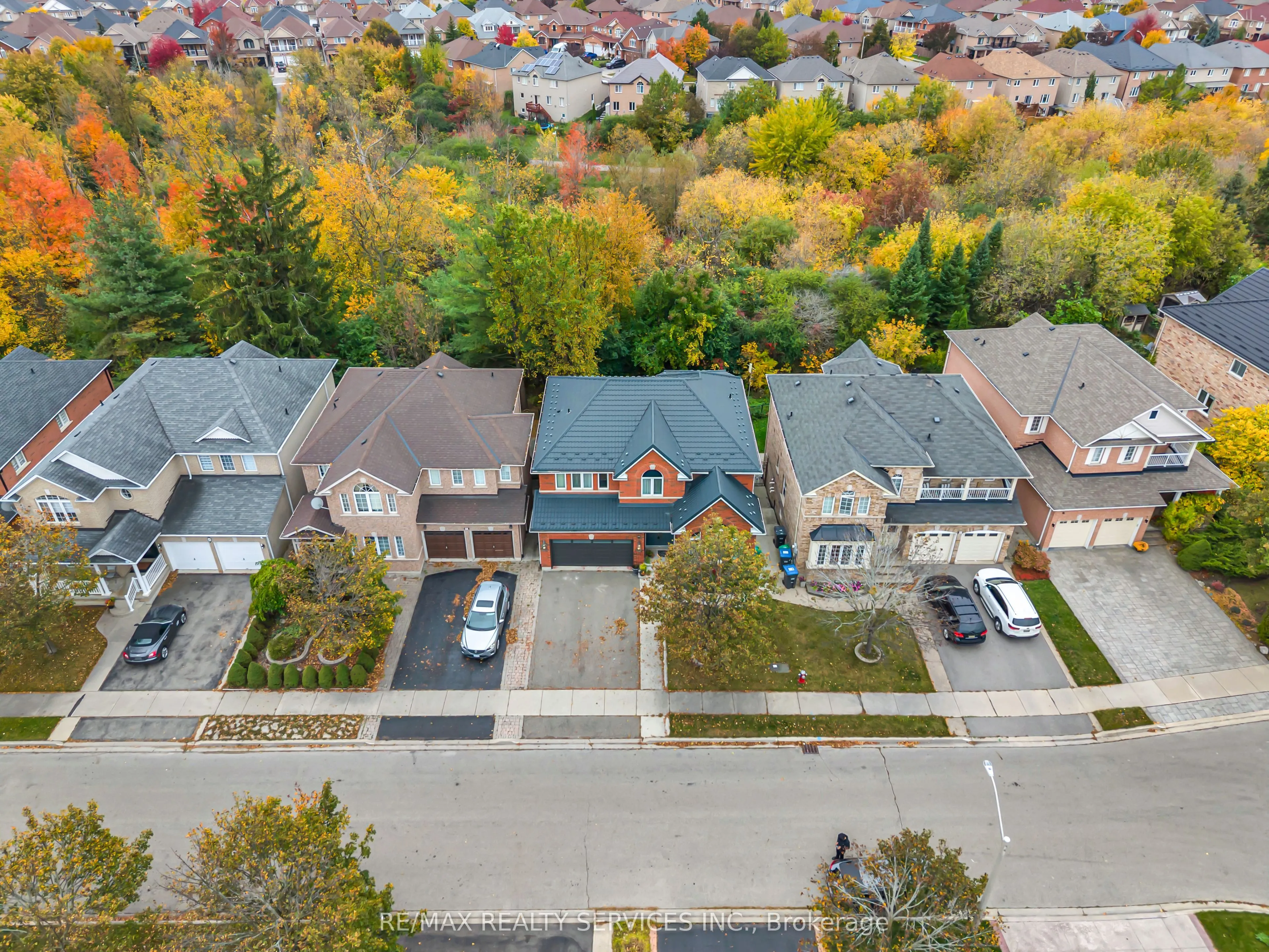 82 Dunvegan Crescent