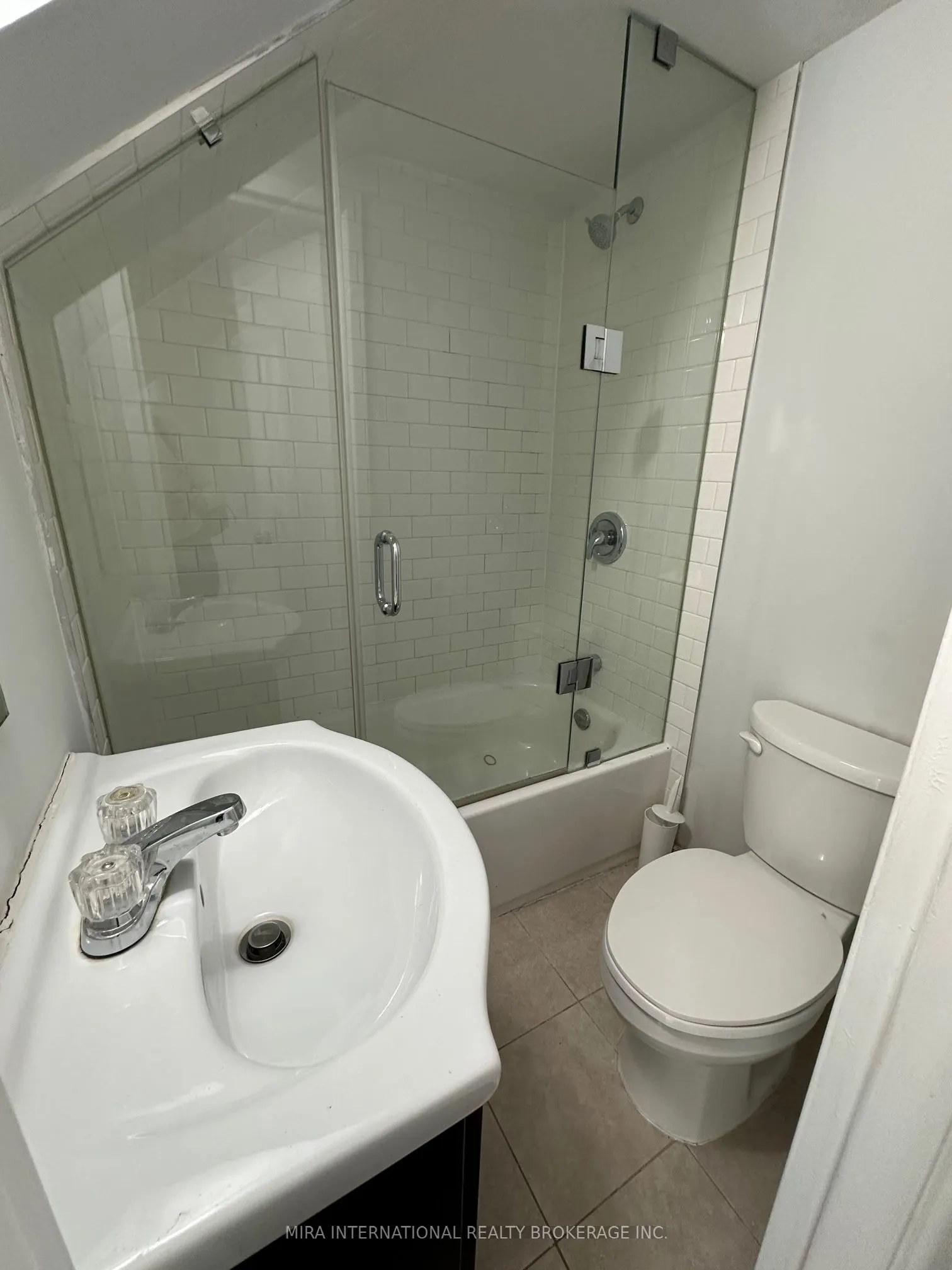 70 Melbourne Avenue #101