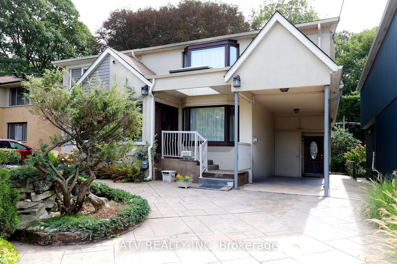 235 St  Mark's Road