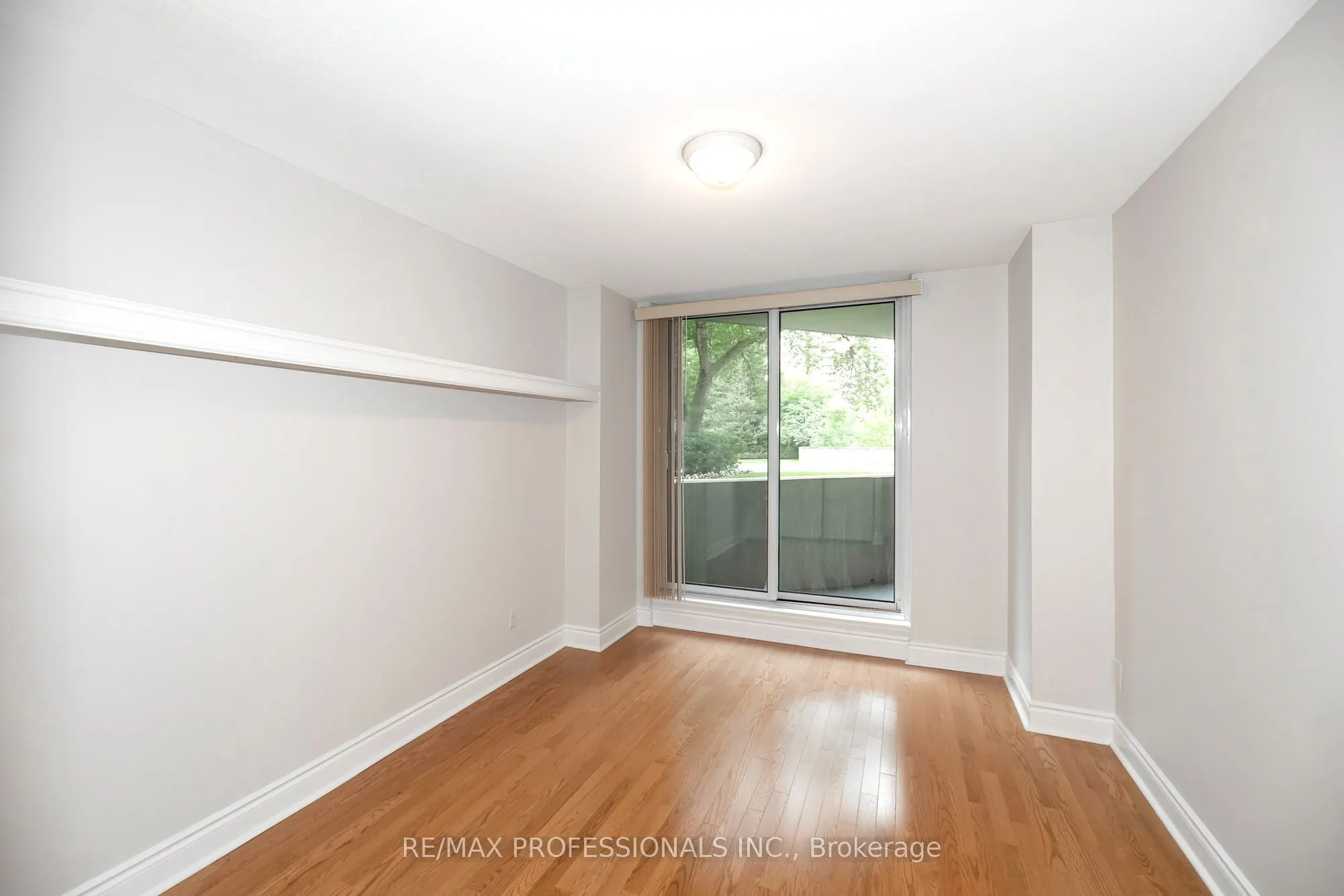 95 La Rose Avenue #105