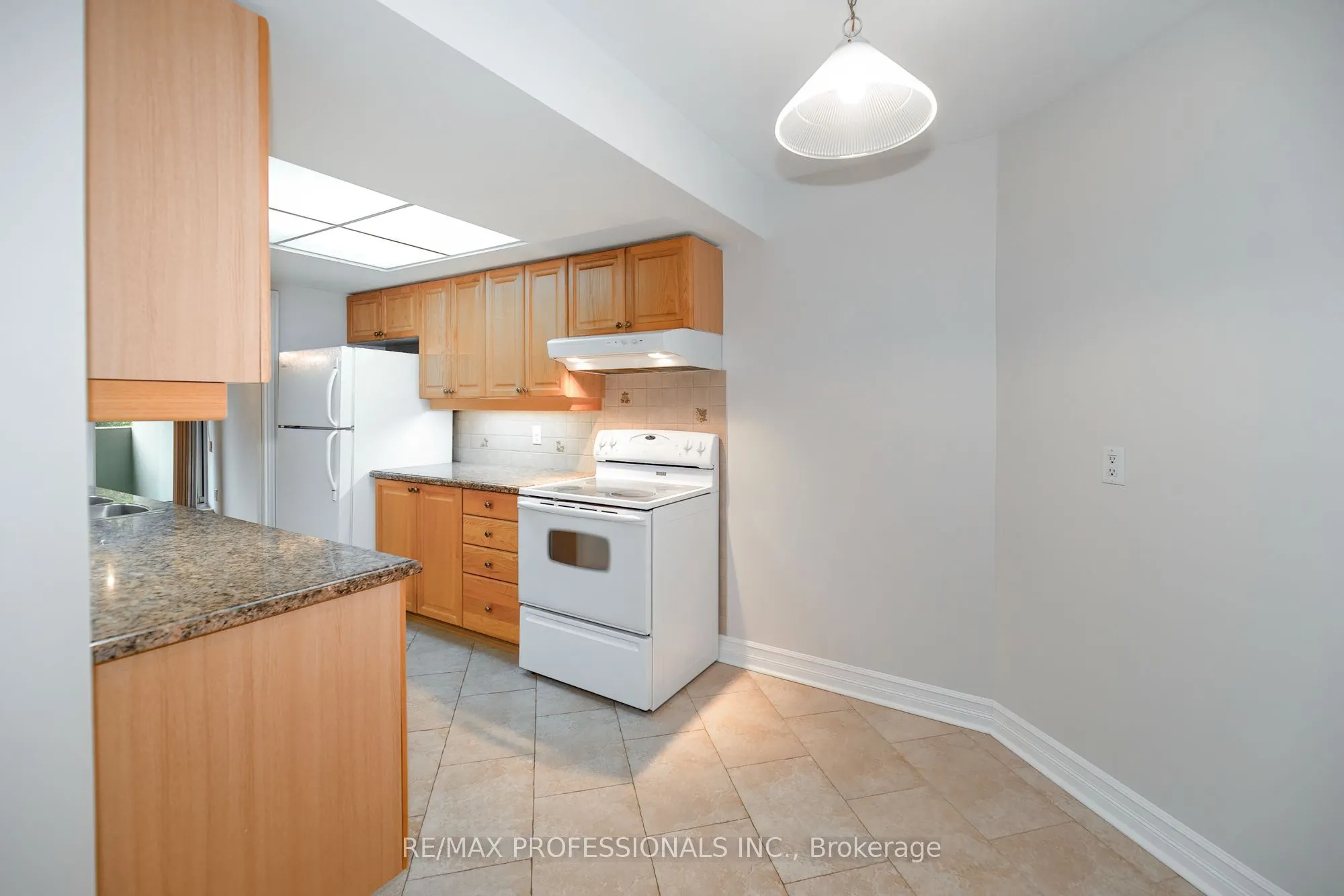 95 La Rose Avenue #105