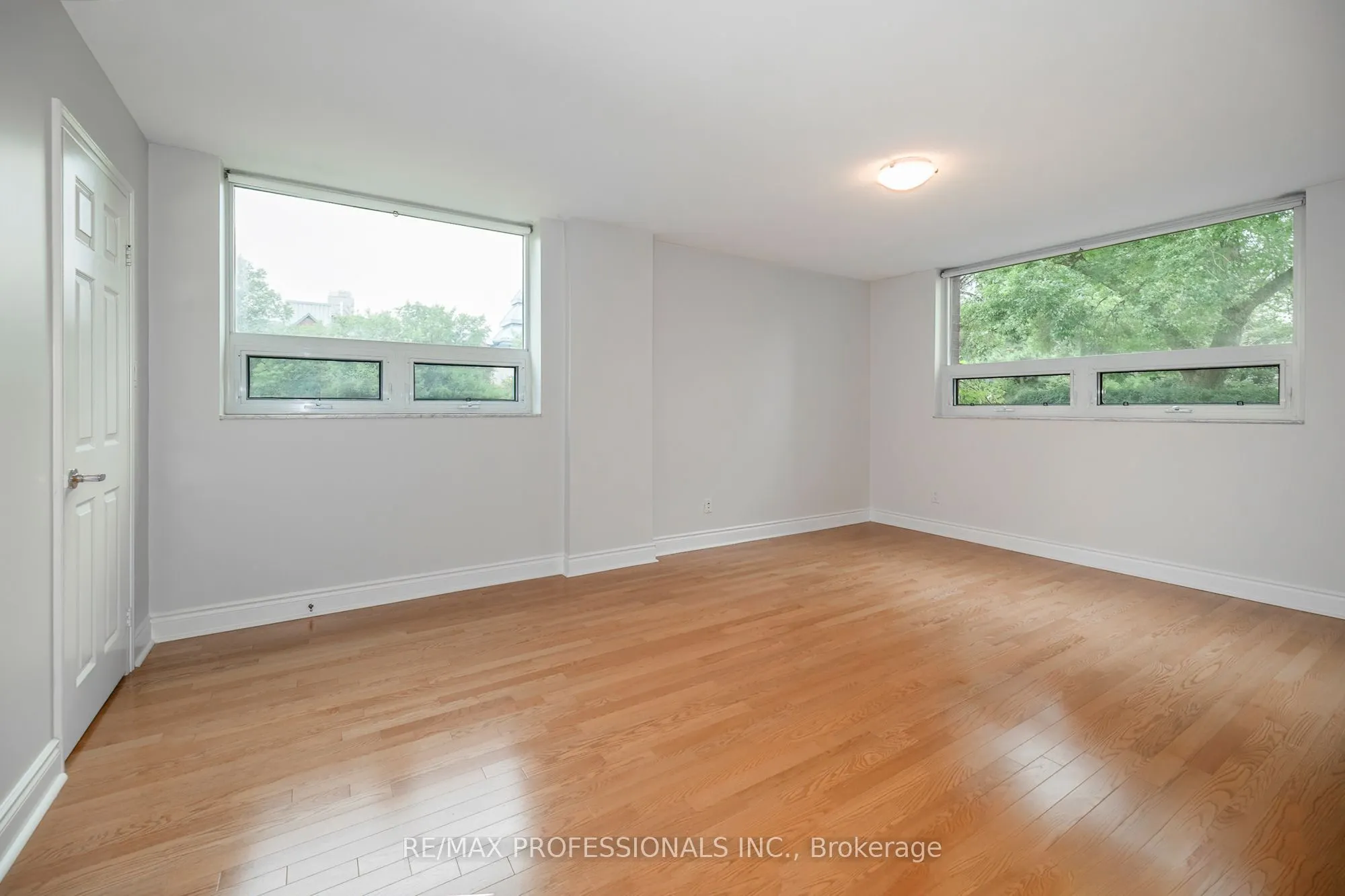 95 La Rose Avenue #105