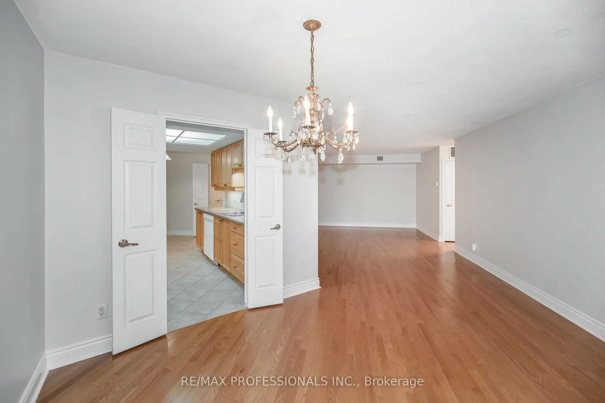 95 La Rose Avenue #105