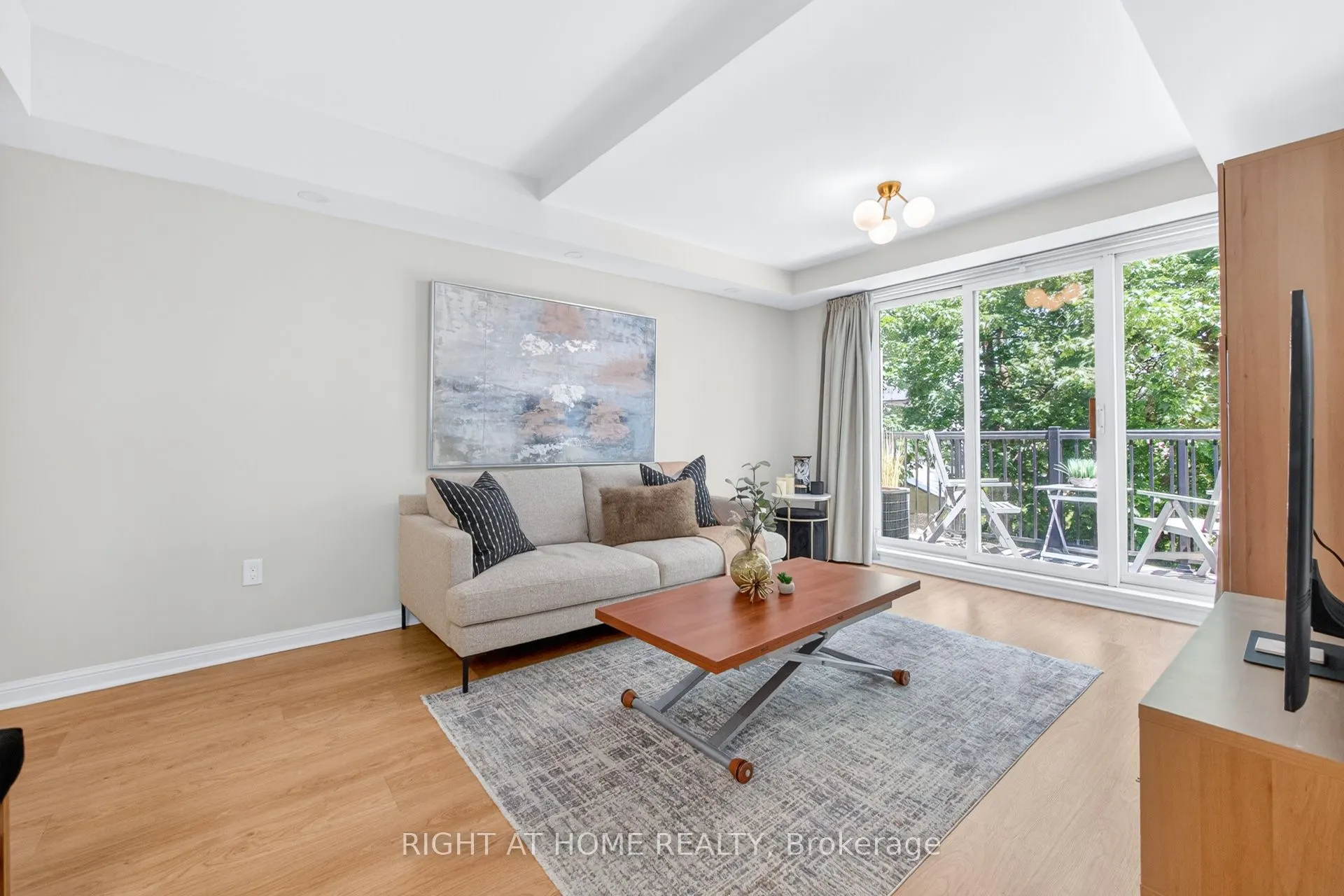 105 George Appleton Way #2151