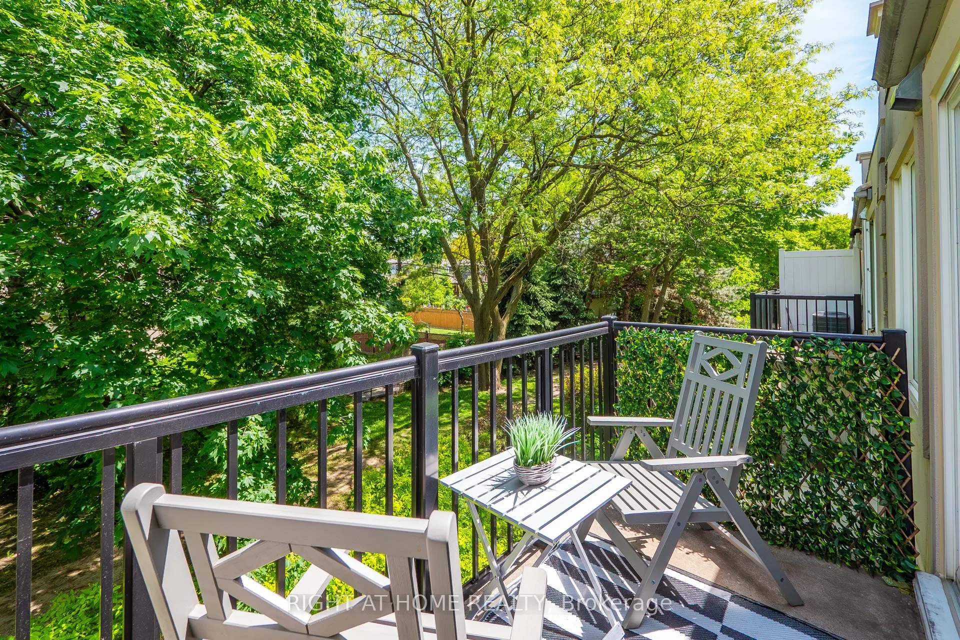 105 George Appleton Way #2151