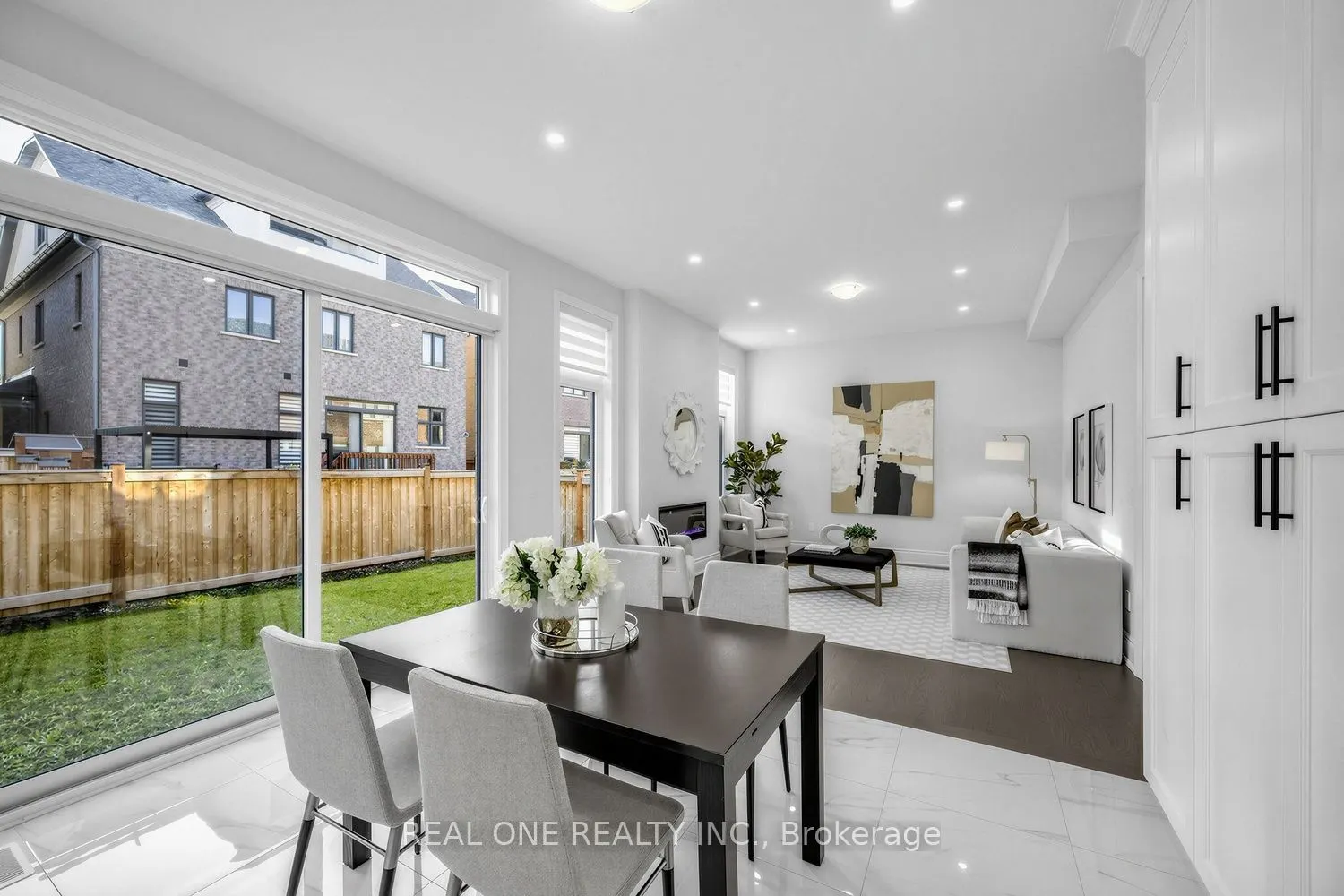 1382 Queens Plate Road