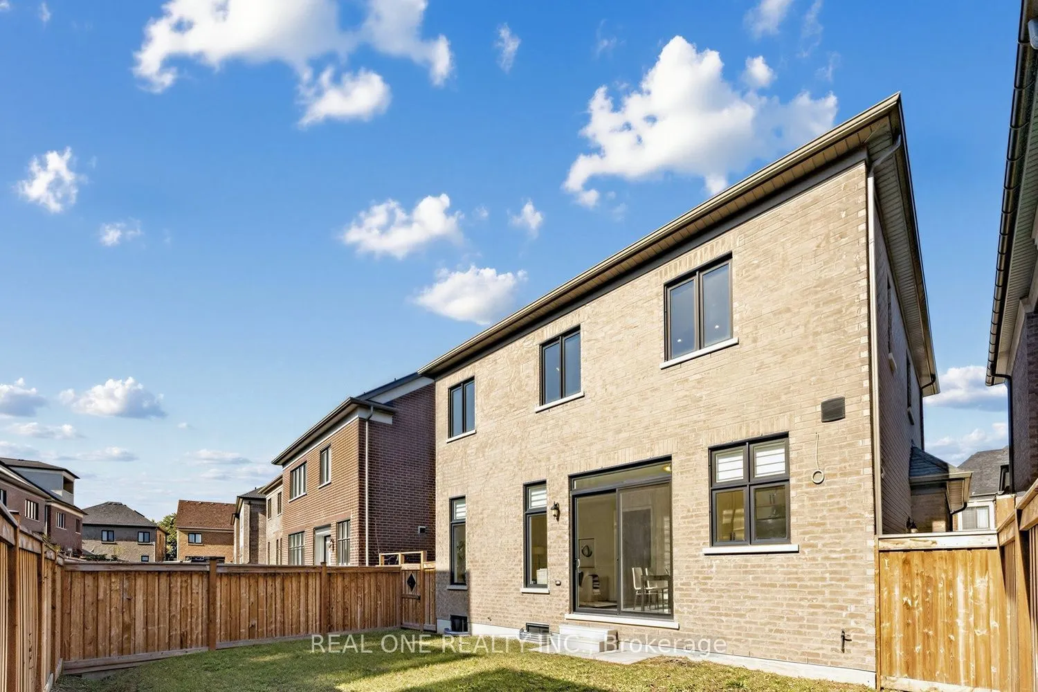 1382 Queens Plate Road