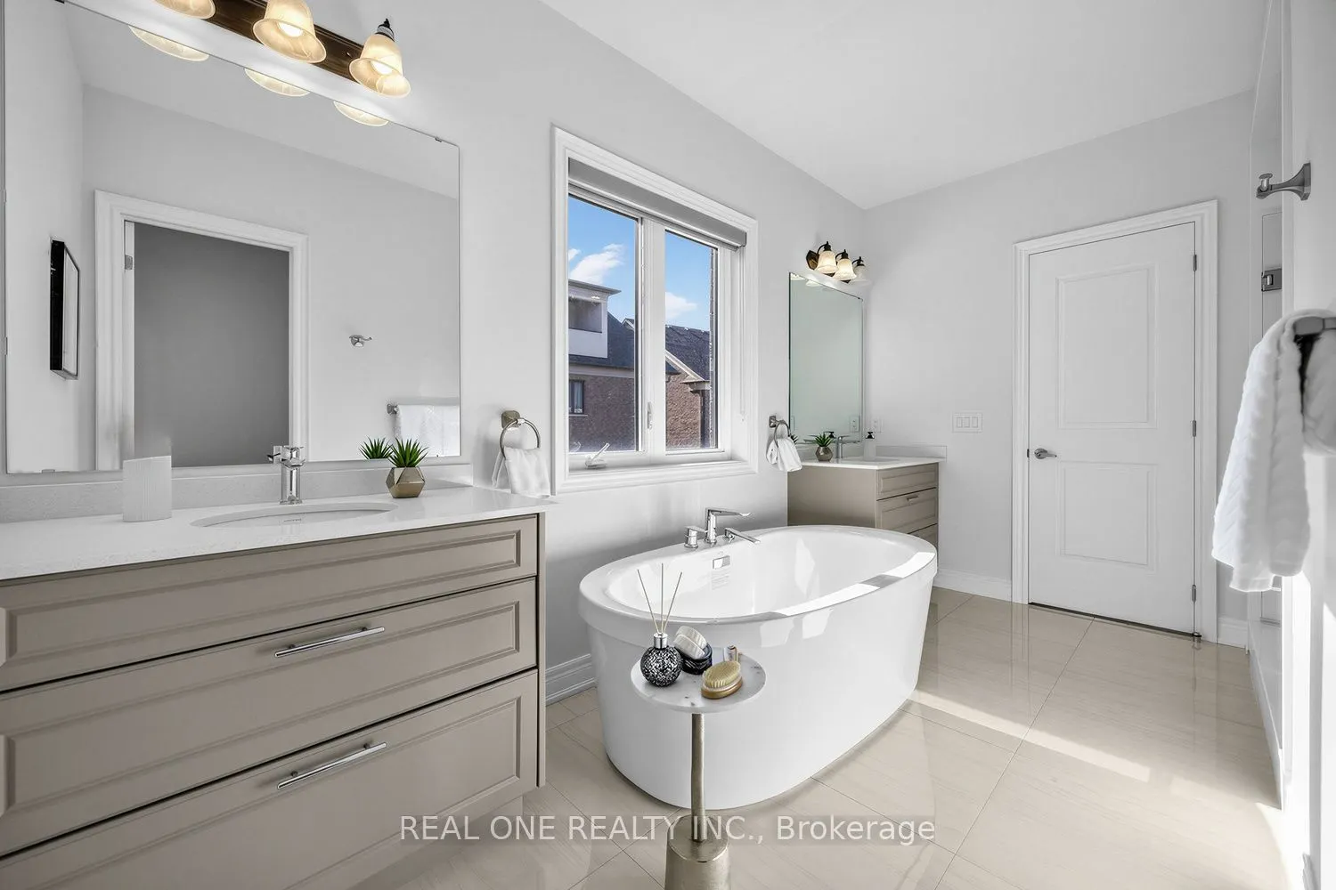 1382 Queens Plate Road