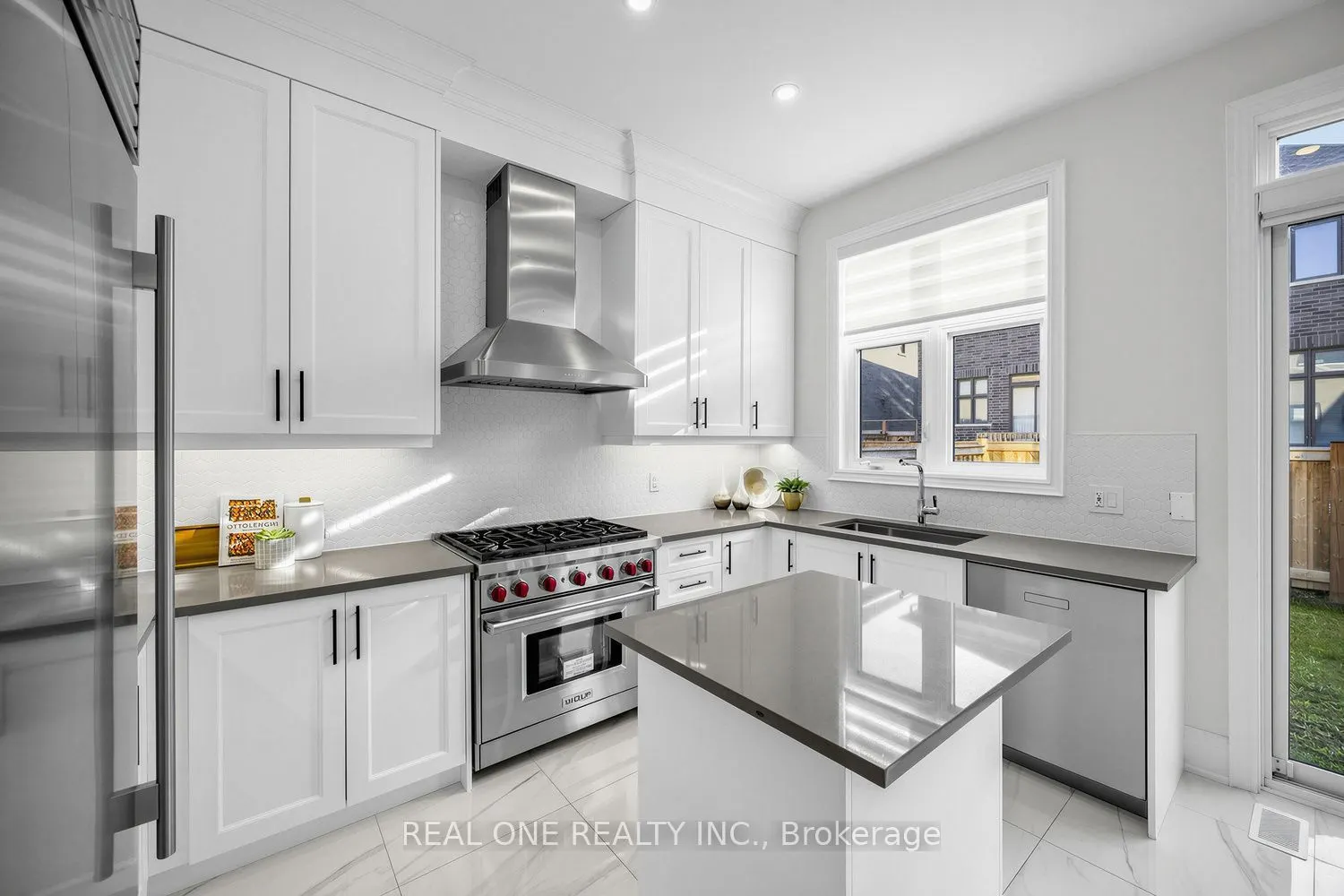 1382 Queens Plate Road