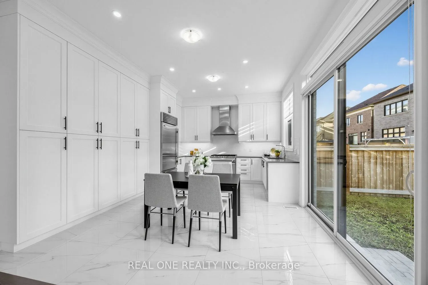 1382 Queens Plate Road