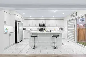 1227 Mulroney Heights