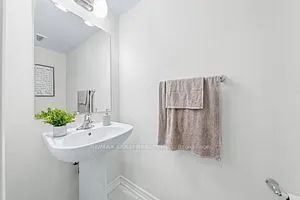 1227 Mulroney Heights