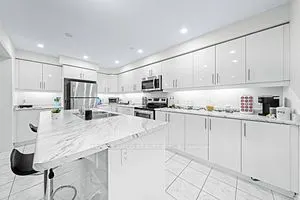1227 Mulroney Heights