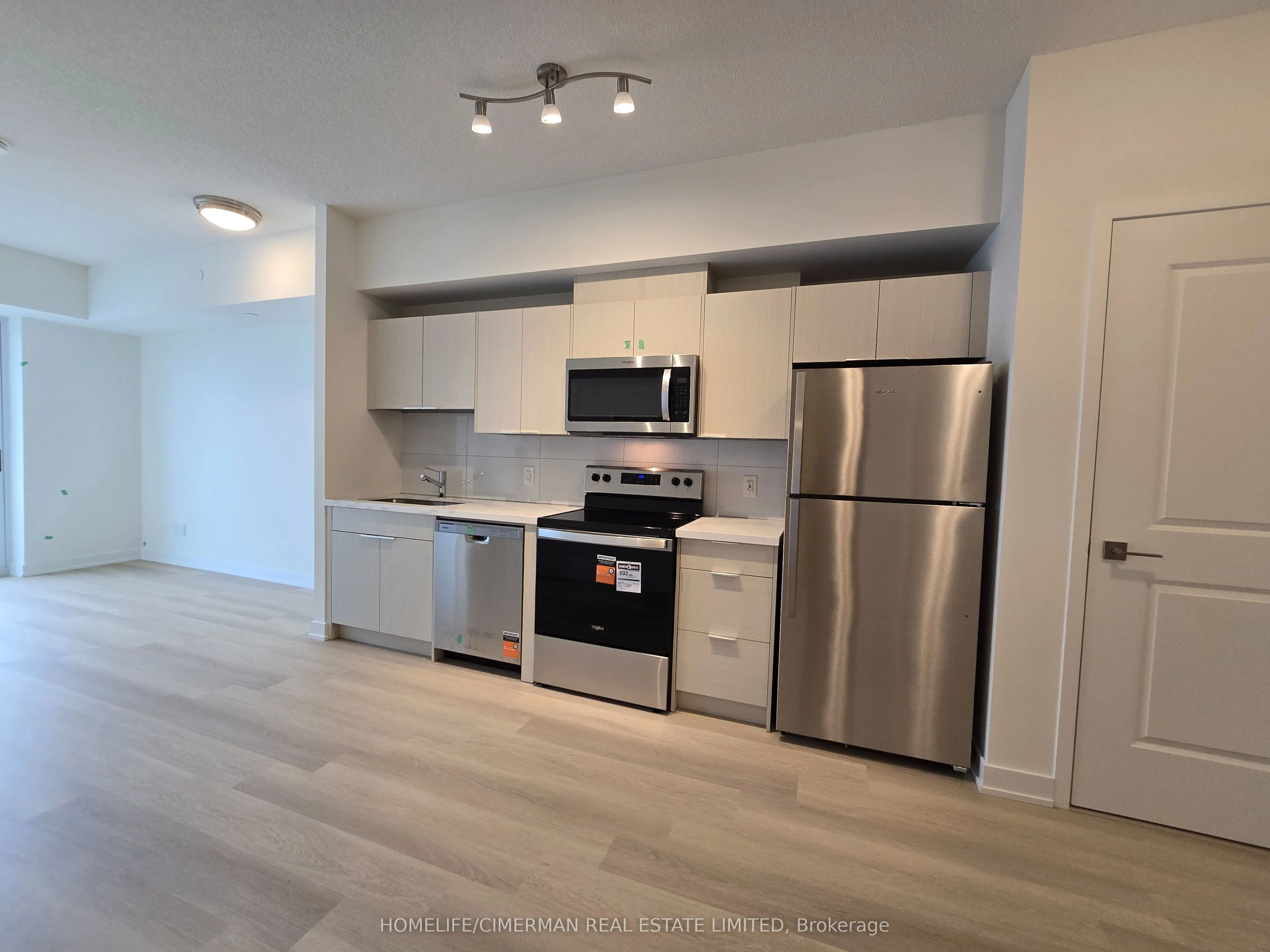 2825 Jane Street #807