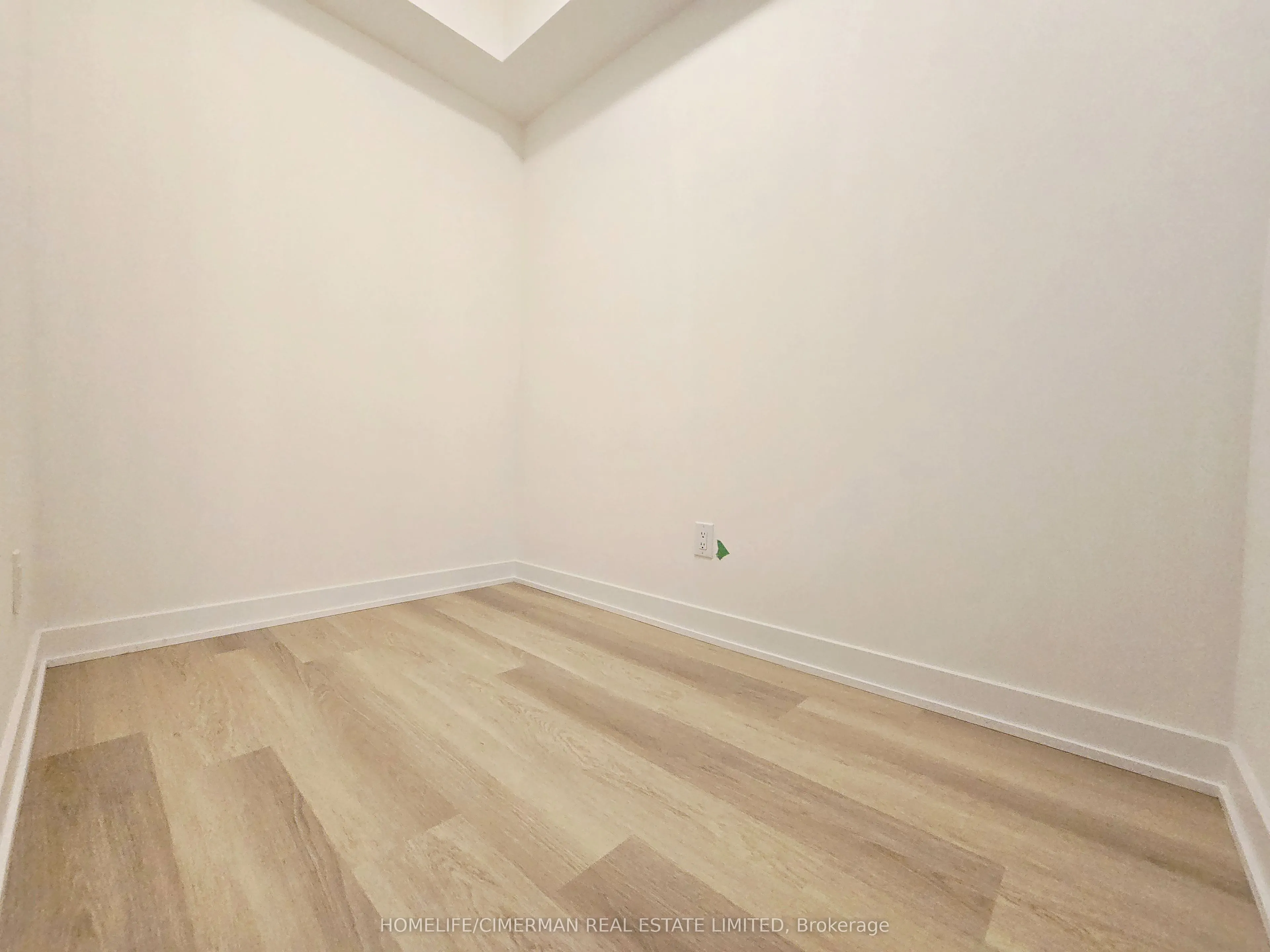 2825 Jane Street #807
