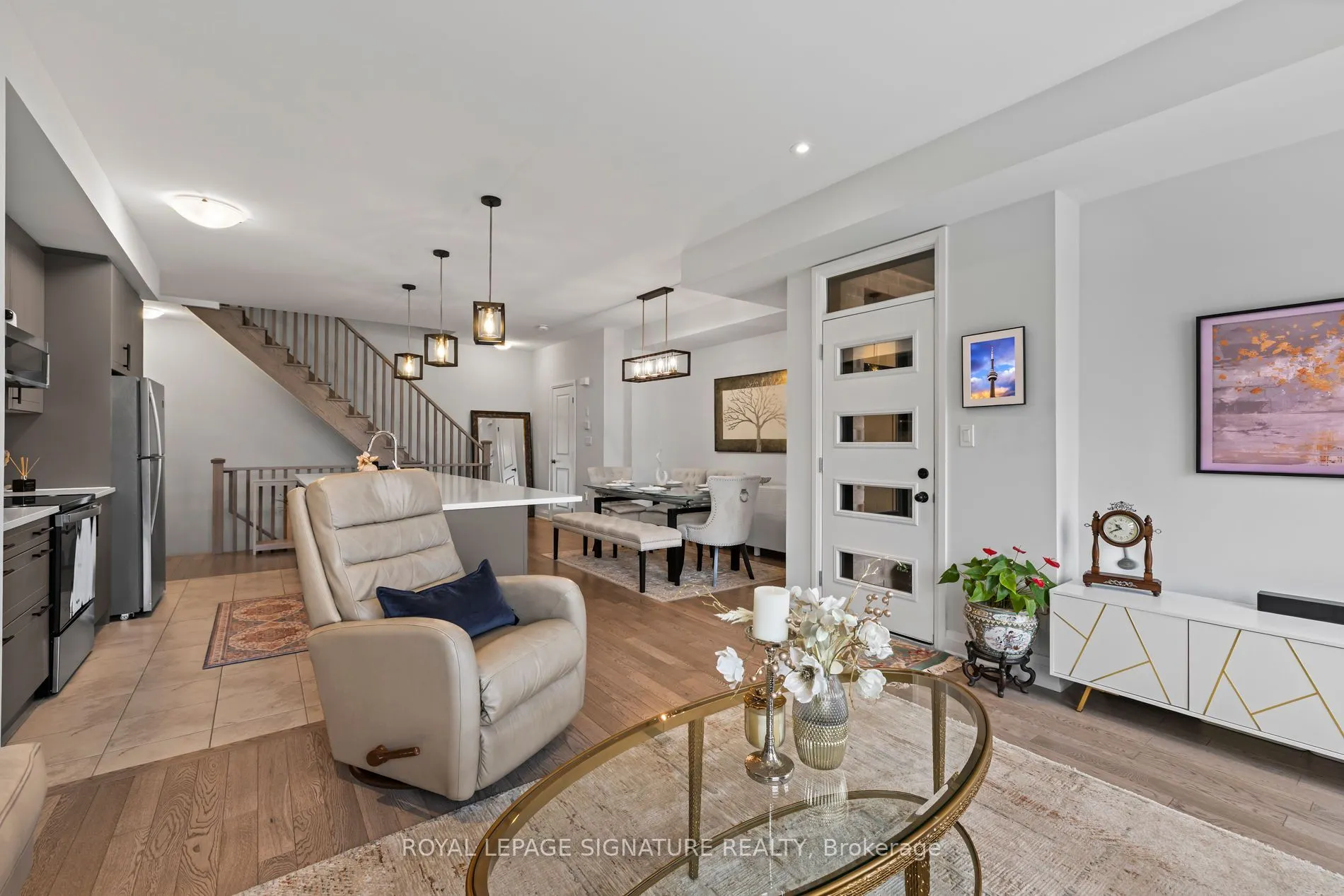 2542 Littlefield Crescent