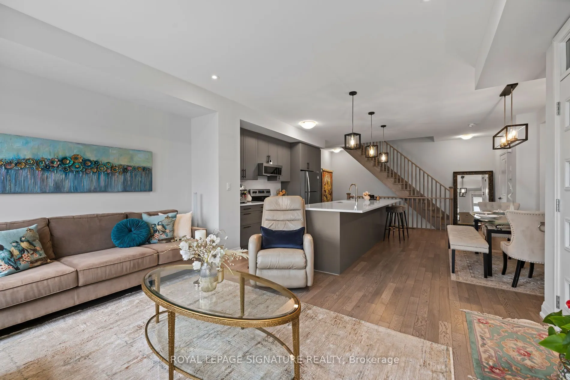 2542 Littlefield Crescent
