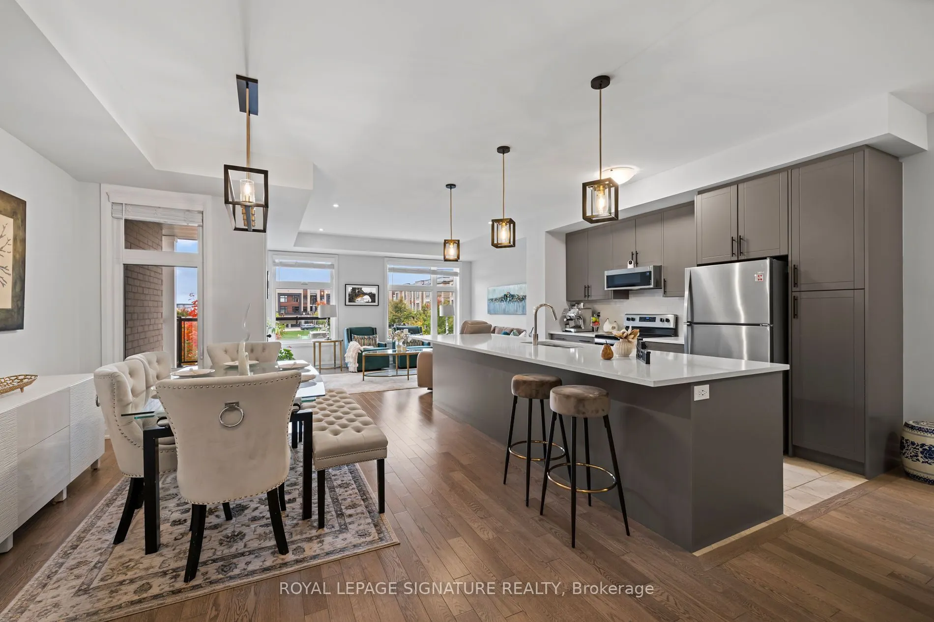 2542 Littlefield Crescent