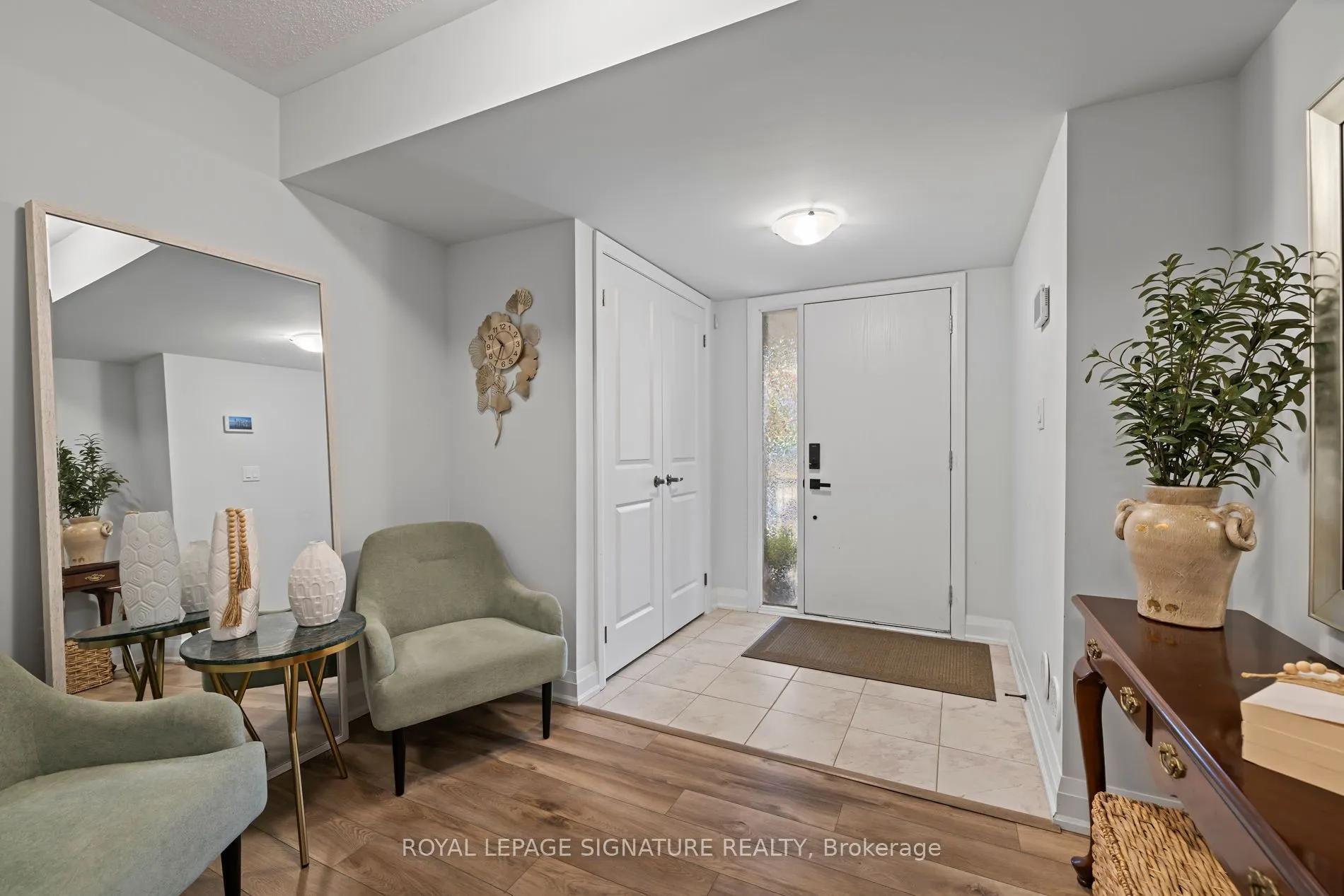 2542 Littlefield Crescent
