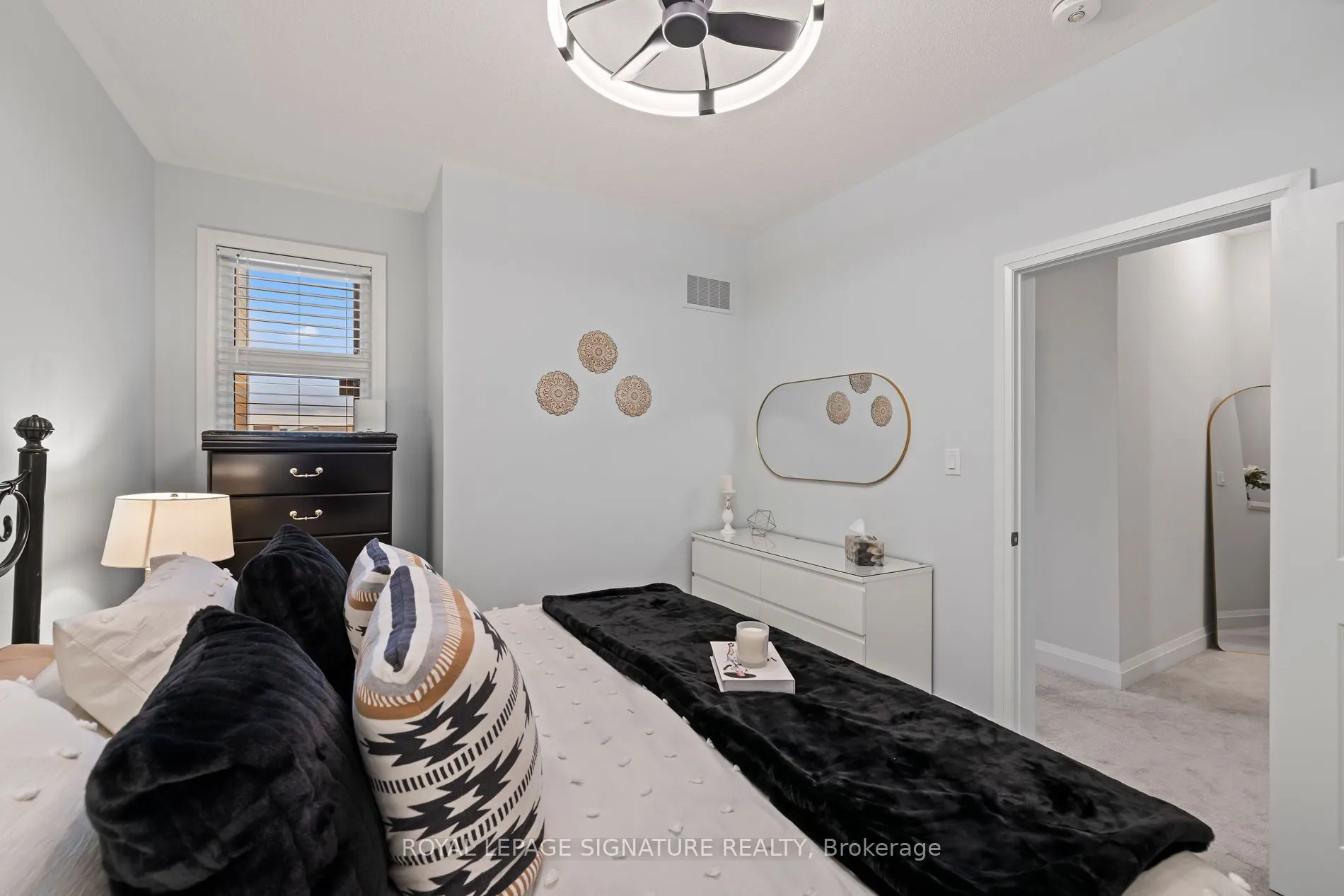 2542 Littlefield Crescent
